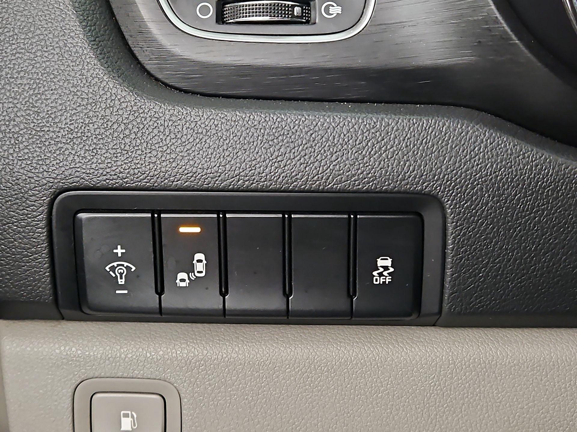 Thumbnail: 2019 Kia Sedona - 11