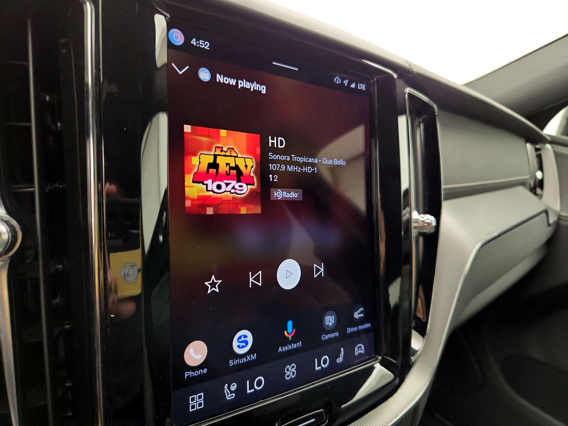 Thumbnail: 2022 Volvo XC60 - 16