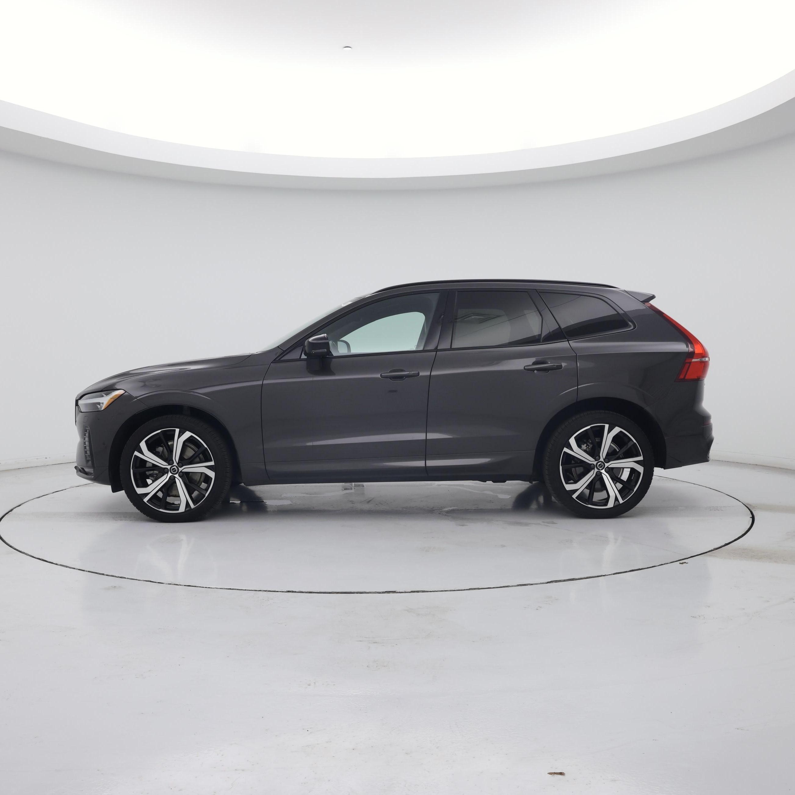Thumbnail: 2022 Volvo XC60 - 3