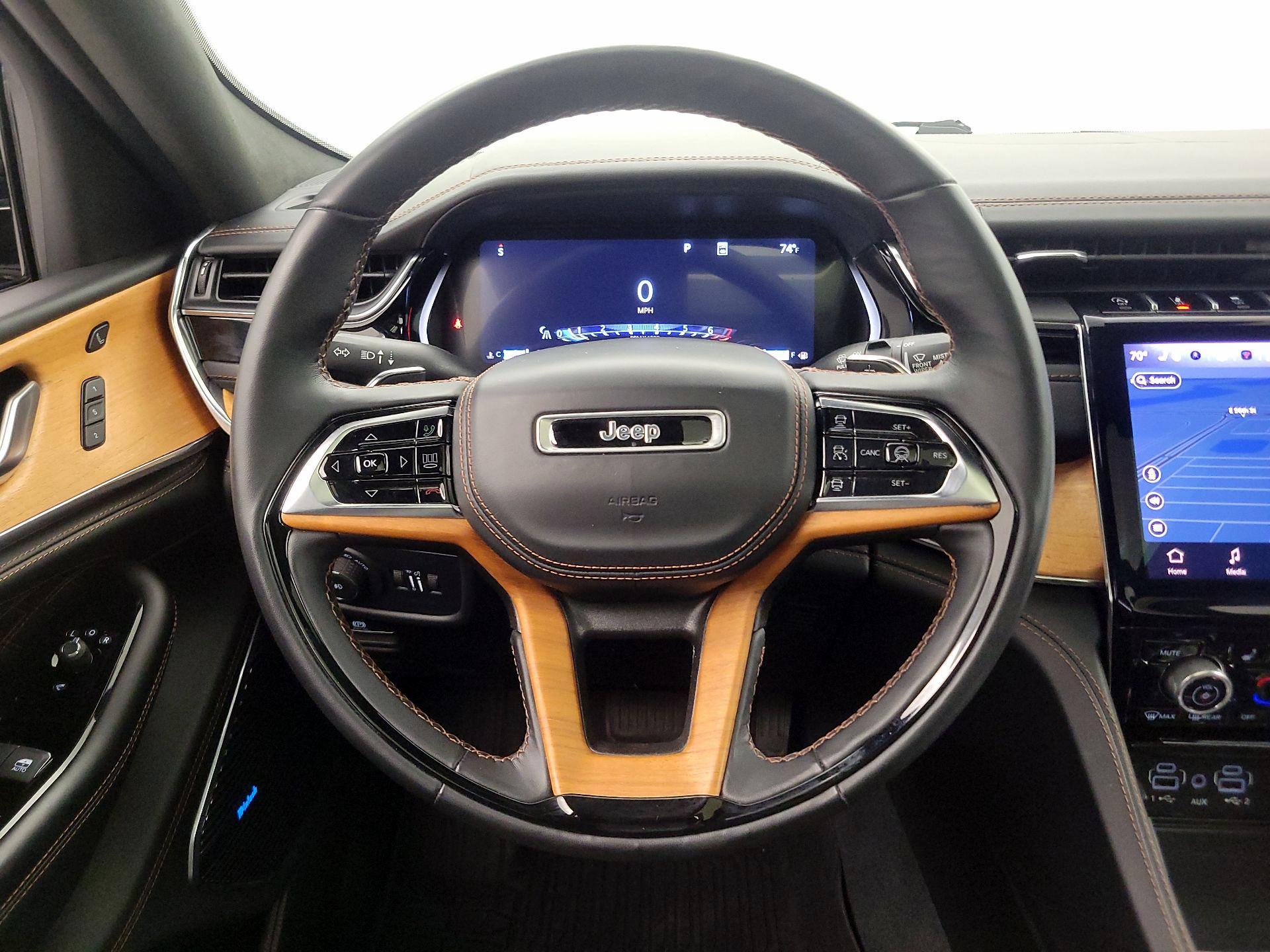Thumbnail: 2023 Jeep Grand Cherokee - 10