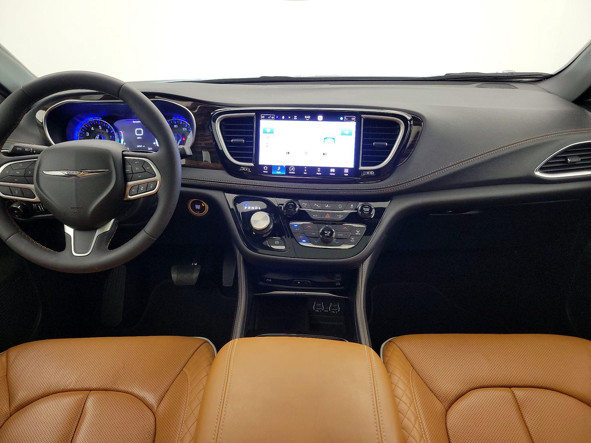 Thumbnail: 2023 Chrysler Pacifica - 9