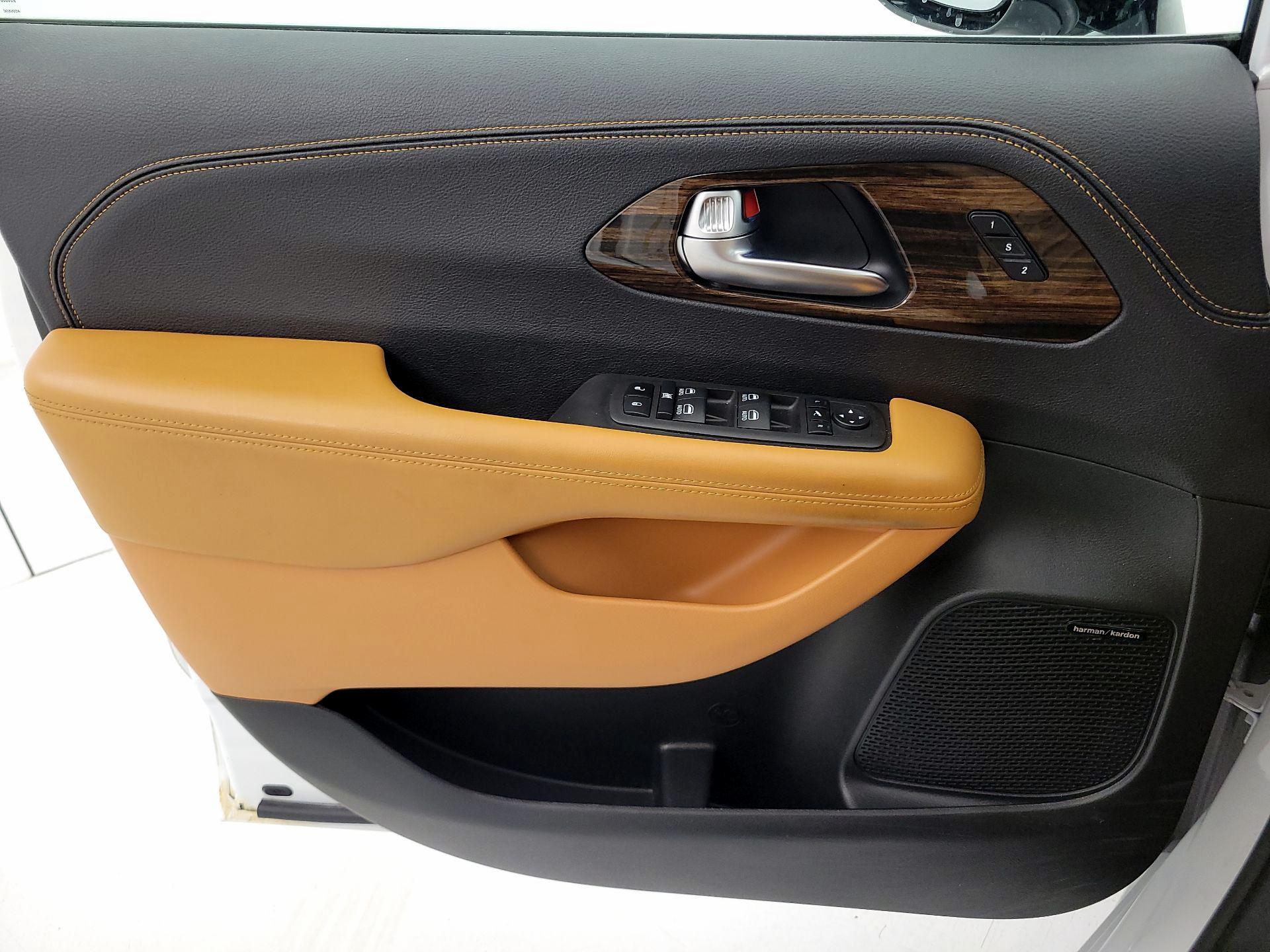 Thumbnail: 2023 Chrysler Pacifica - 12