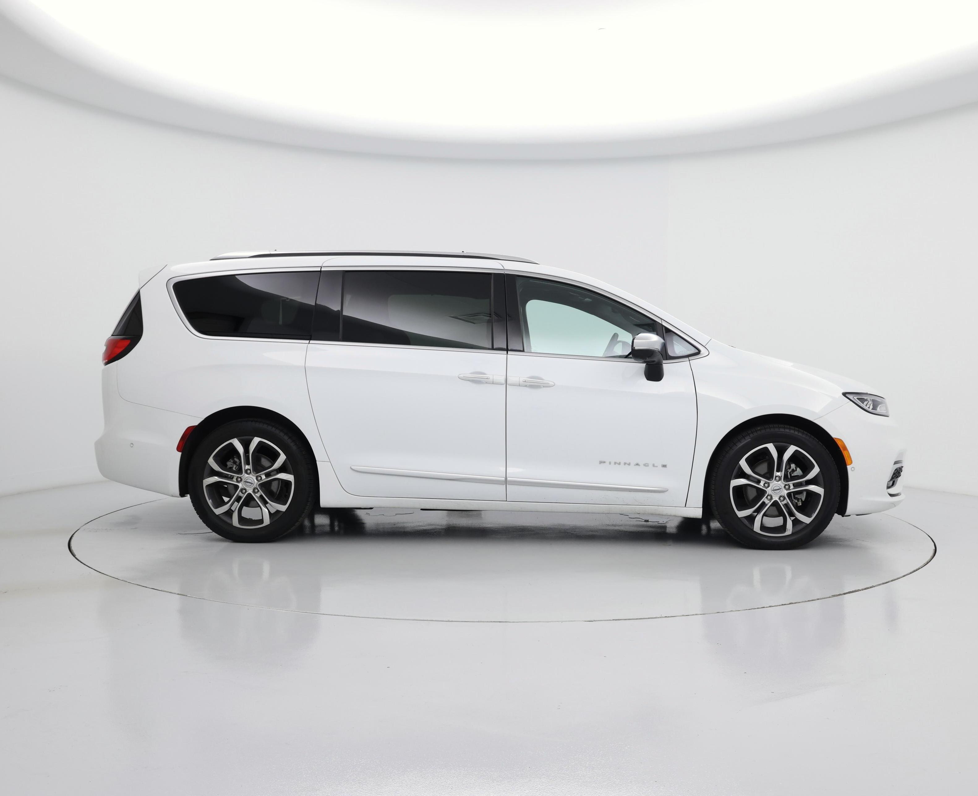 Thumbnail: 2023 Chrysler Pacifica - 7