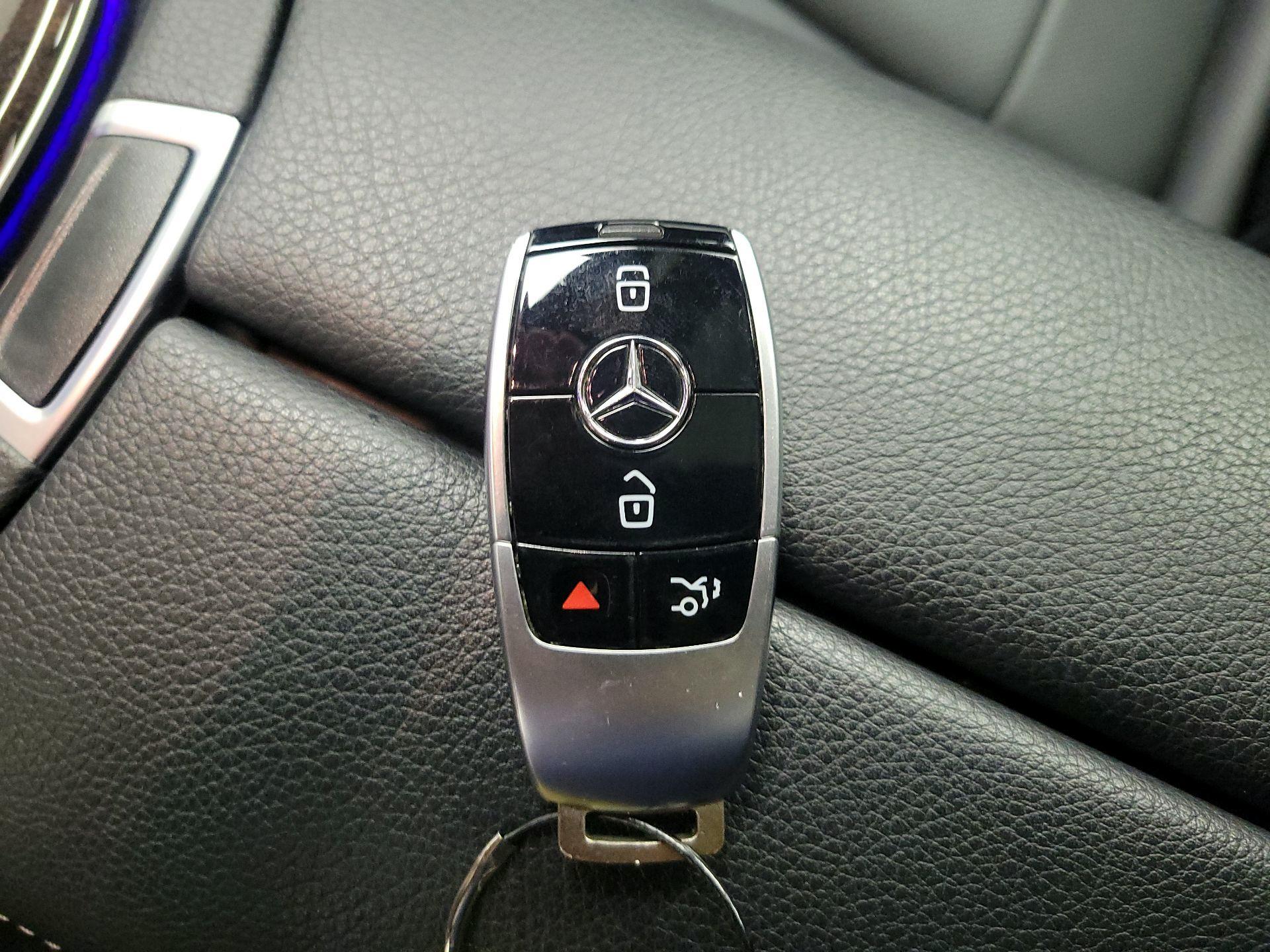 Thumbnail: 2021 Mercedes-Benz E-Class - 20