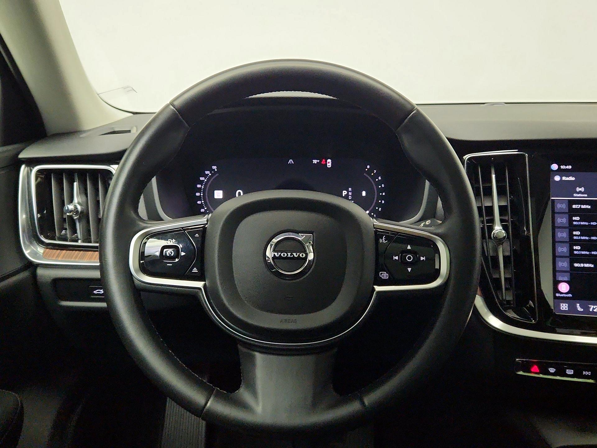 Thumbnail: 2024 Volvo S60 - 10