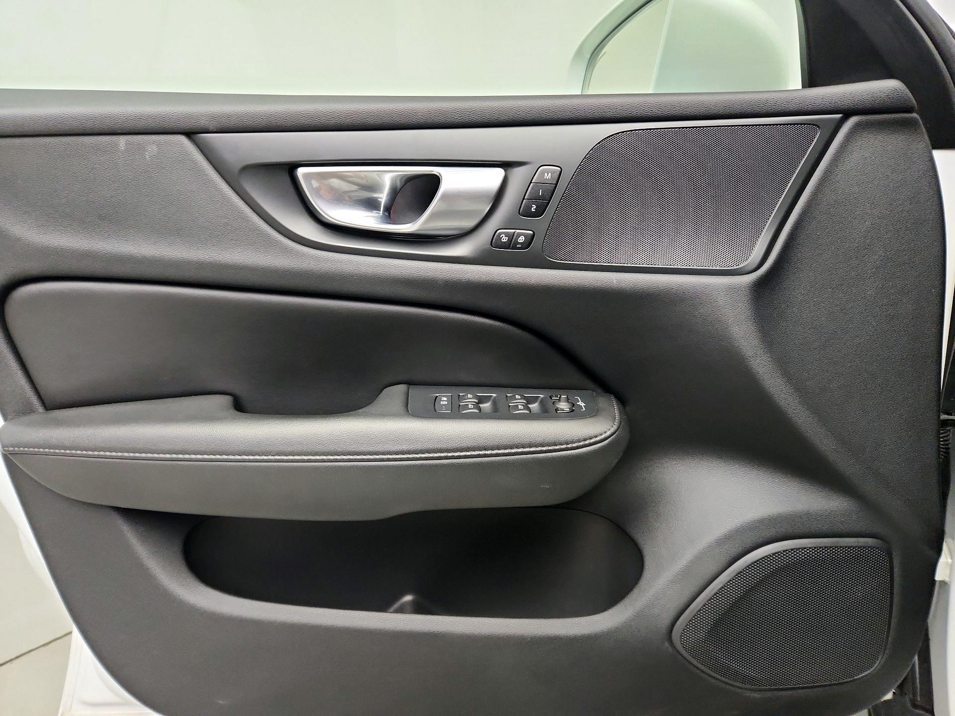 Thumbnail: 2024 Volvo S60 - 12