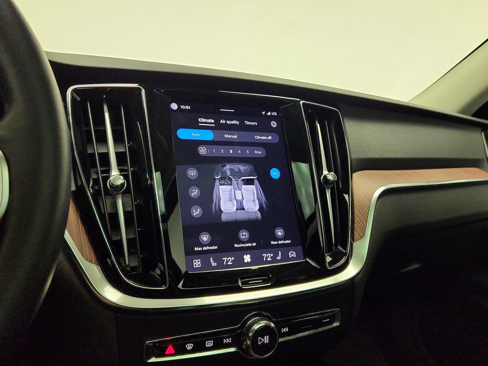 2024 Volvo V60 Cross Country Plus - Photo 18
