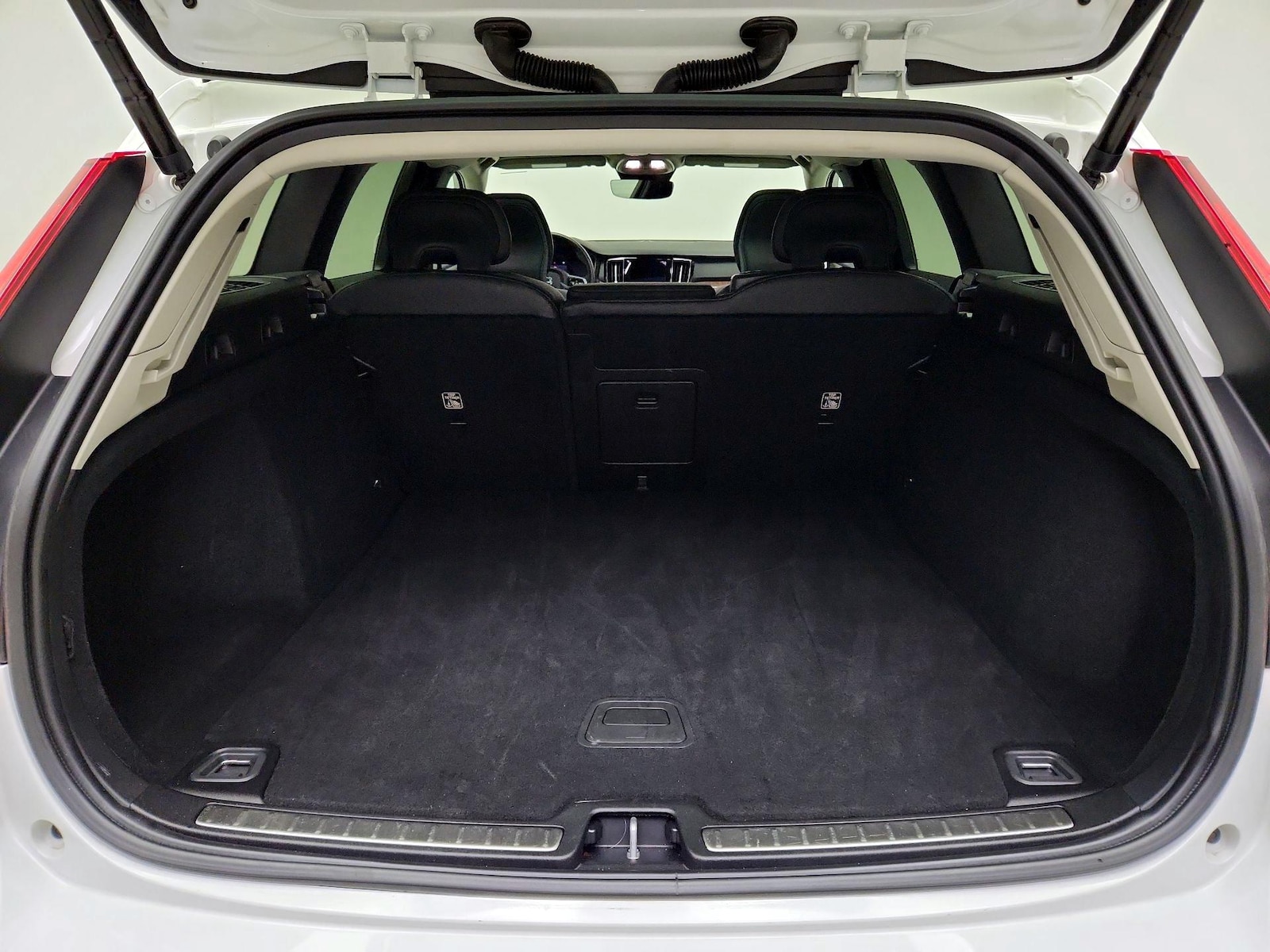 2024 Volvo V60 Cross Country Plus - Photo 23