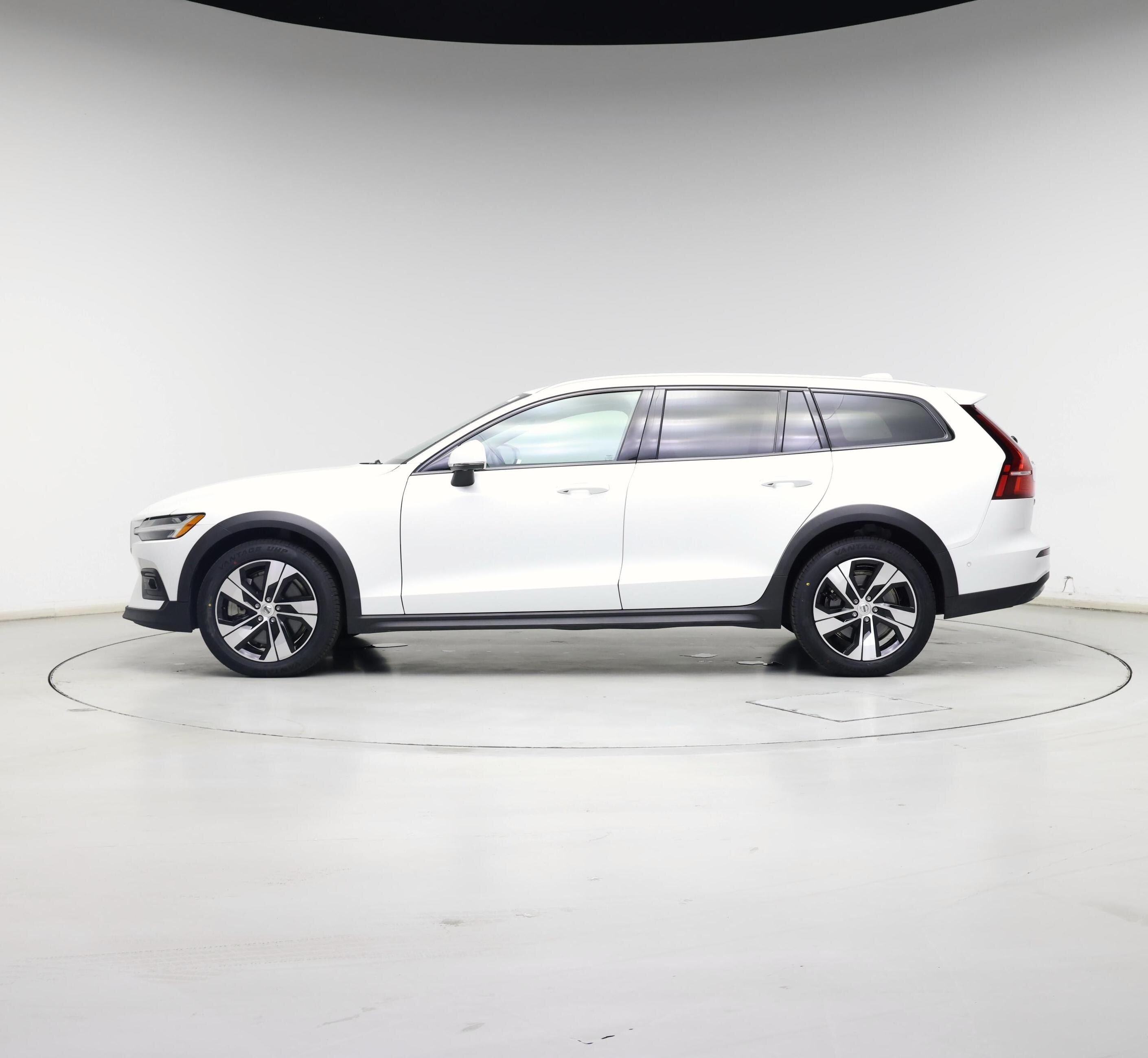 Thumbnail: 2024 Volvo S60 - 3