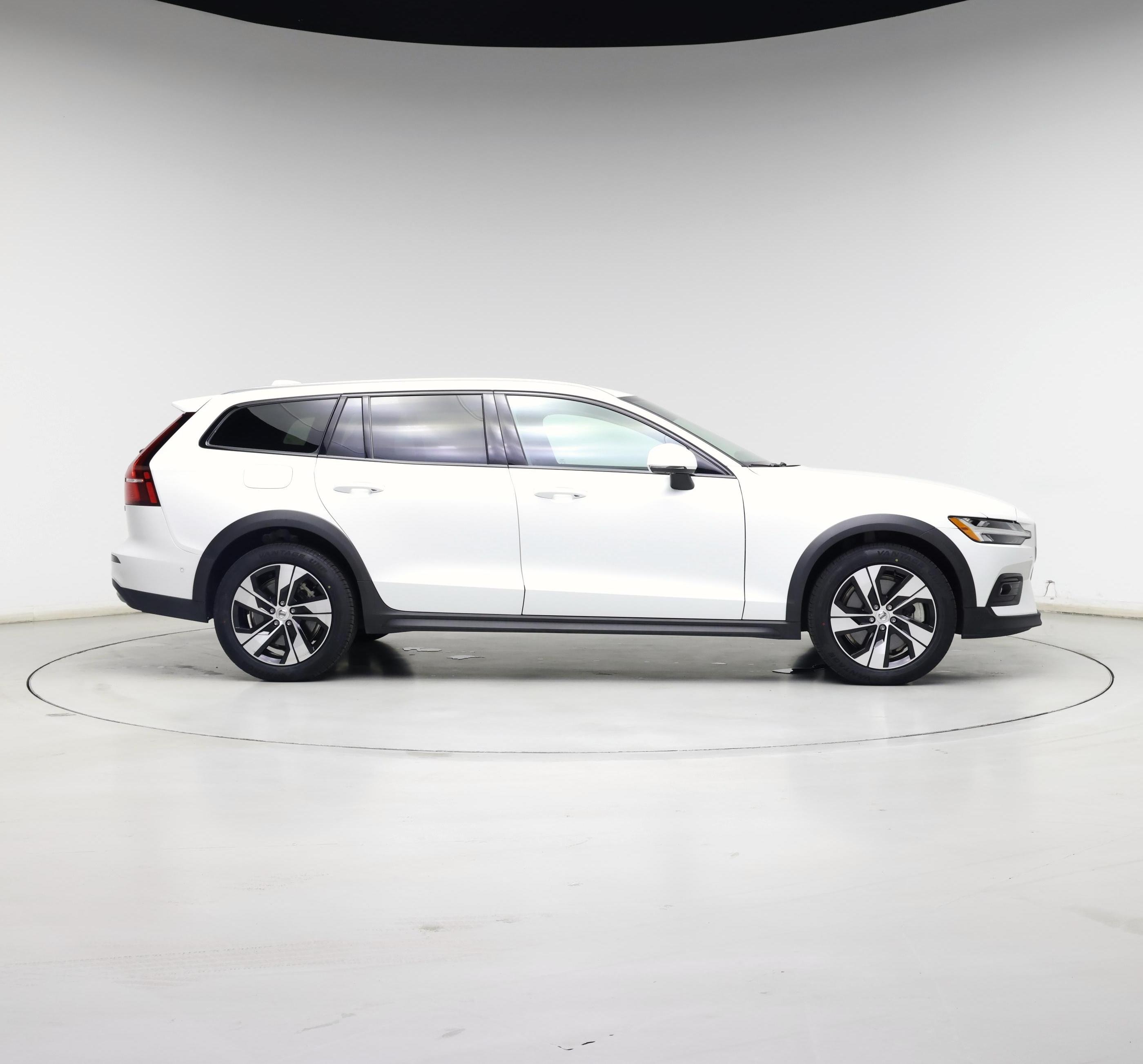 Thumbnail: 2024 Volvo S60 - 7