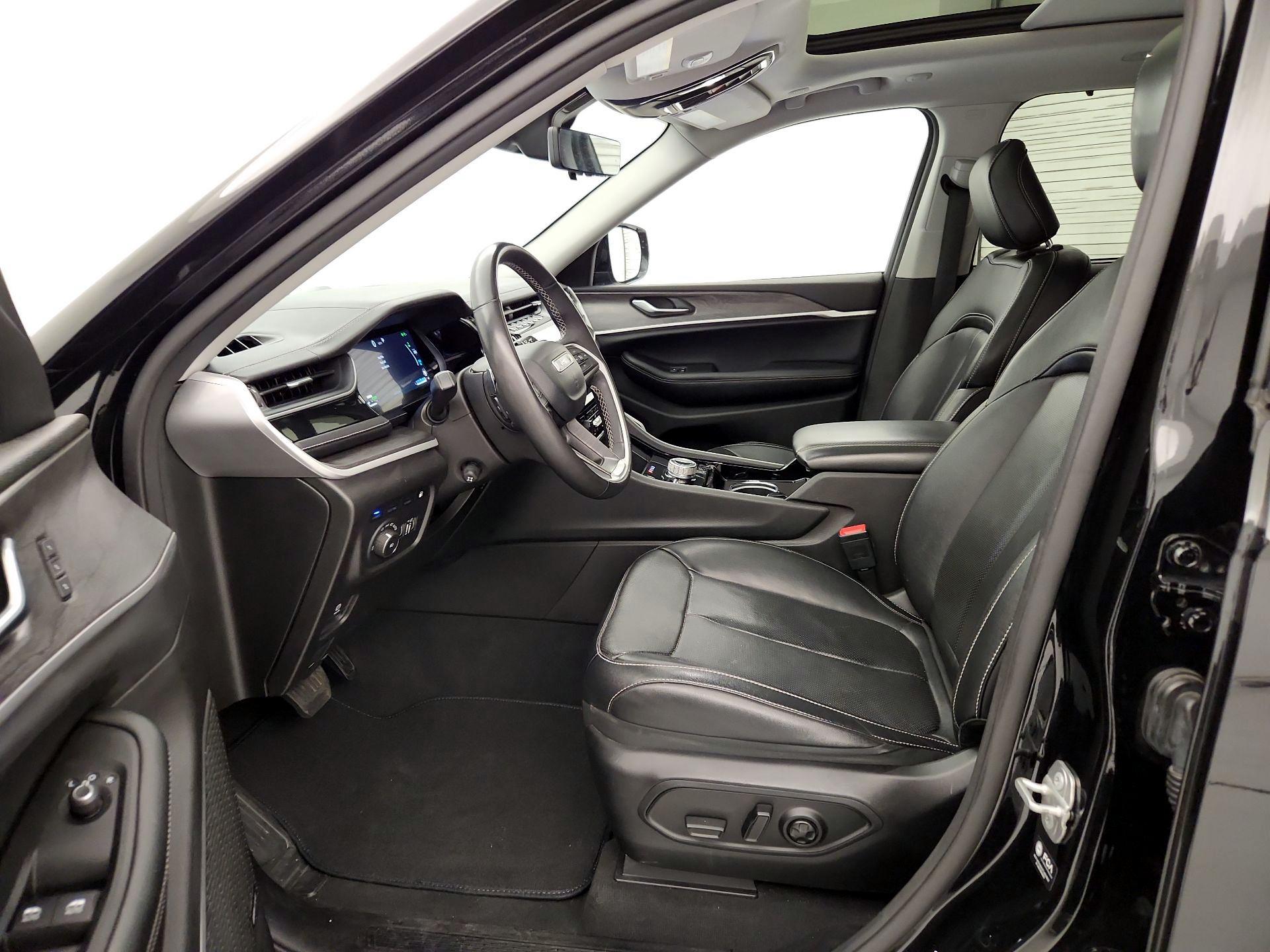 Thumbnail: 2022 Jeep Grand Cherokee - 11