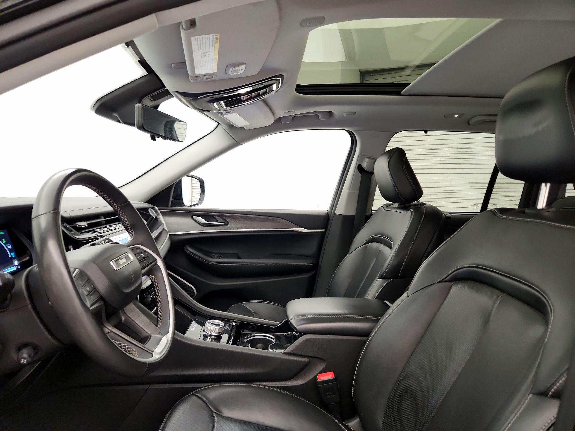 Thumbnail: 2022 Jeep Grand Cherokee - 19