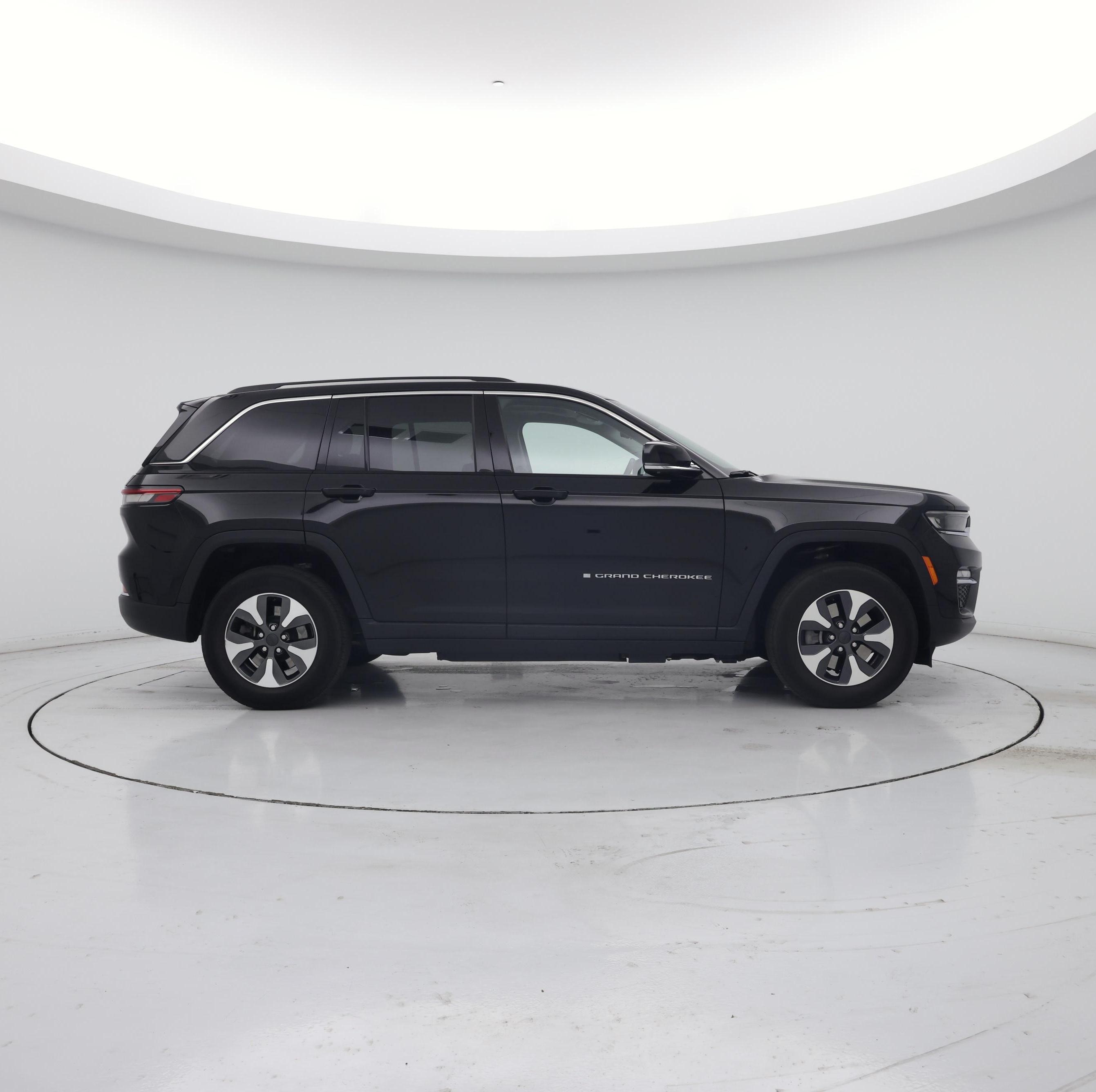 Thumbnail: 2022 Jeep Grand Cherokee - 7