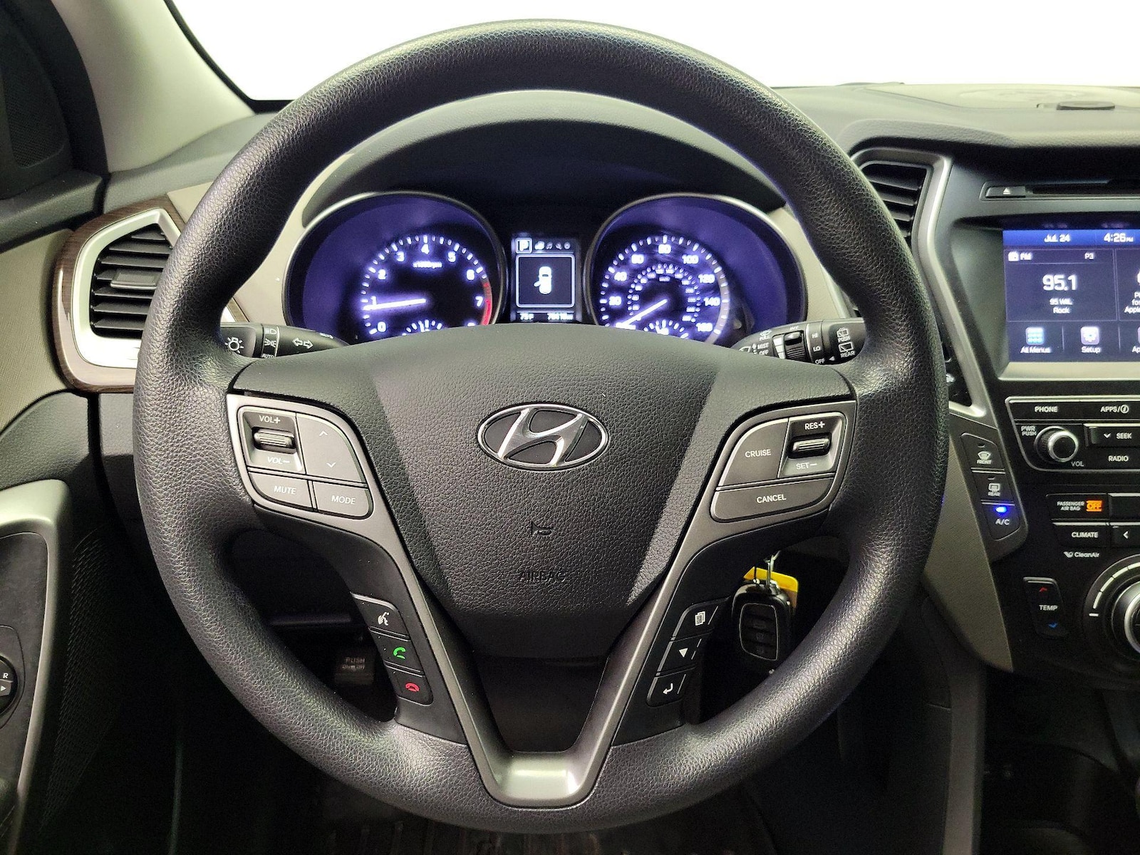 2017 Hyundai Santa Fe SE - Photo 11