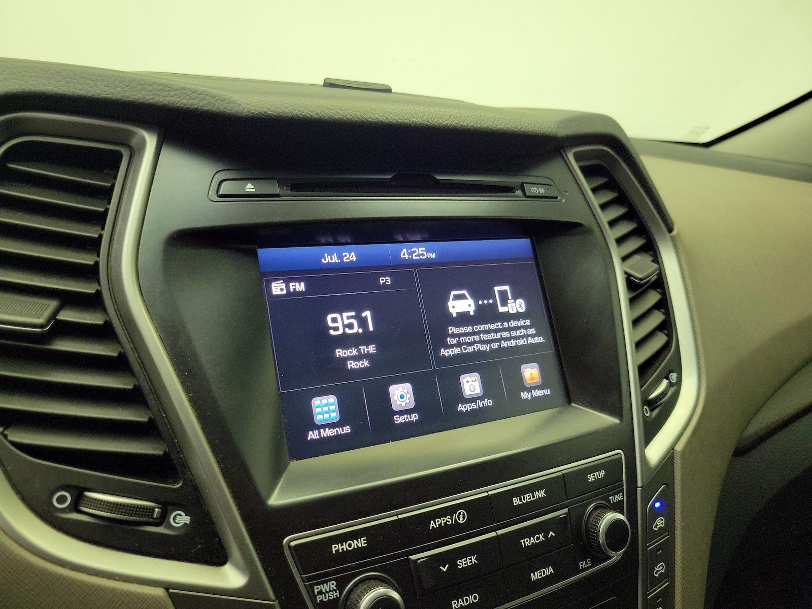 2017 Hyundai Santa Fe SE - Photo 16
