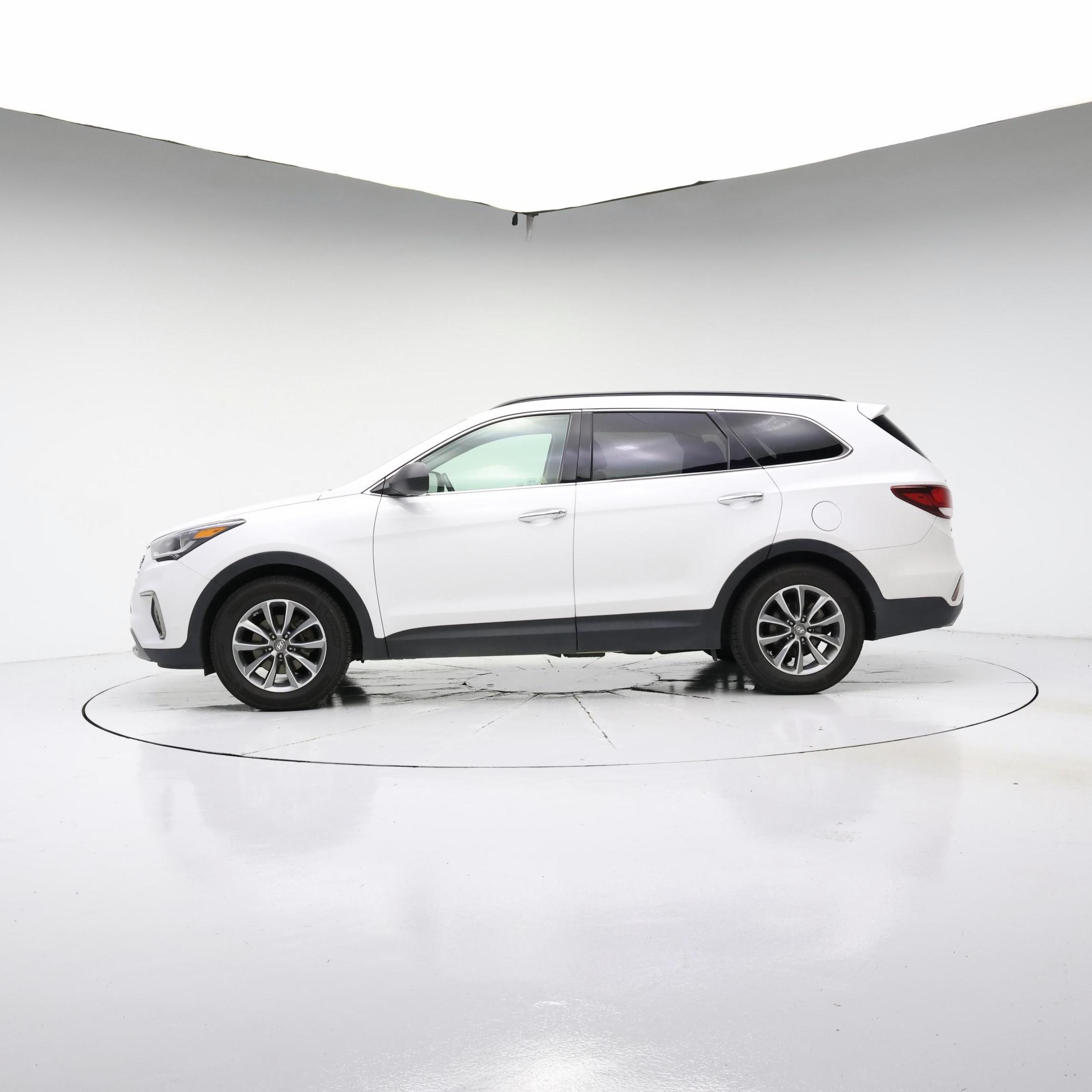 Thumbnail: 2017 Hyundai Santa Fe - 3