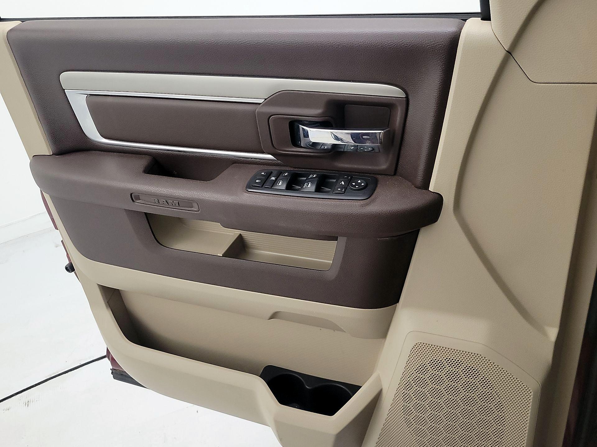 Thumbnail: 2019 RAM 1500 Classic - 12