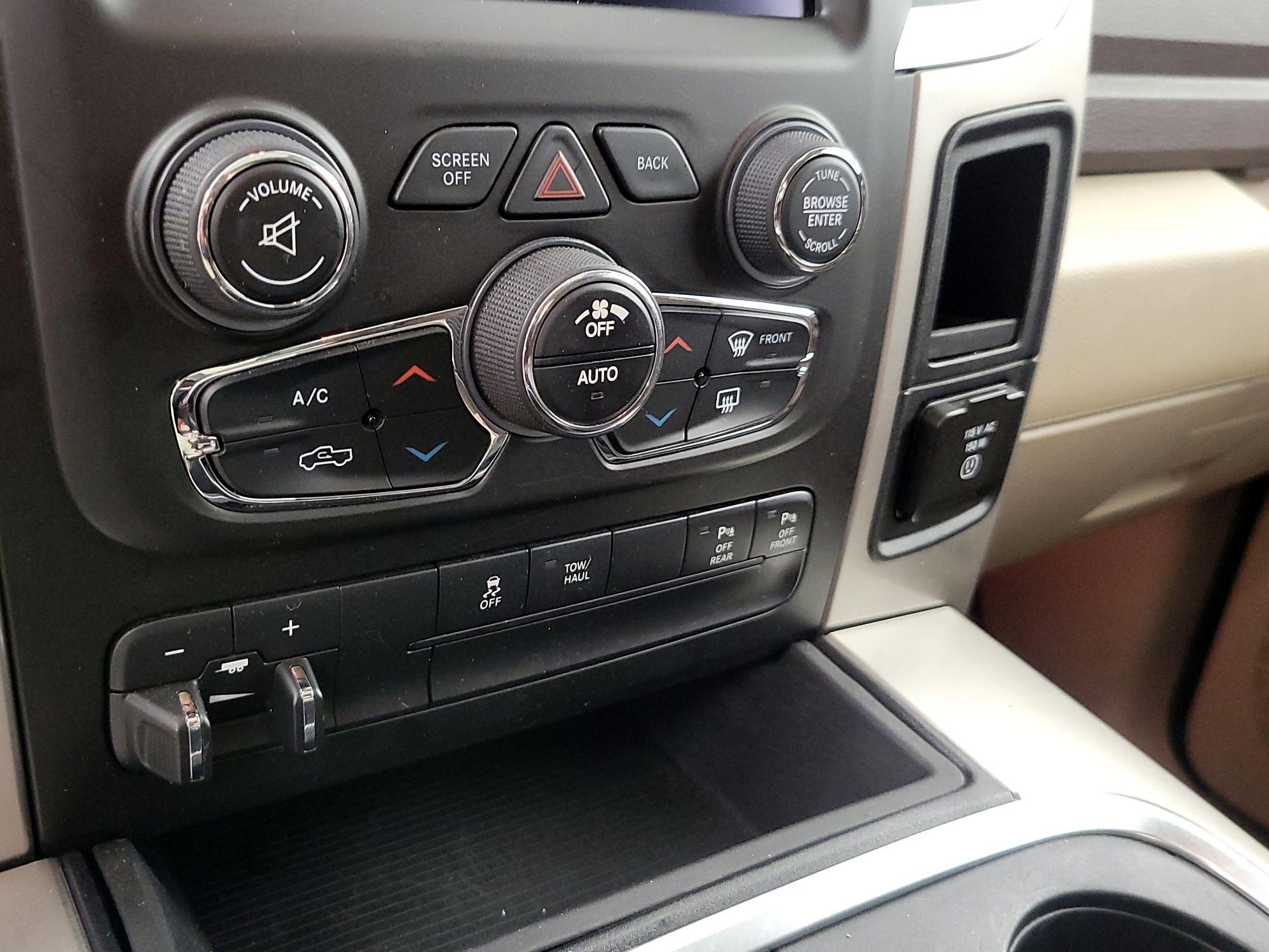 Thumbnail: 2019 RAM 1500 Classic - 17