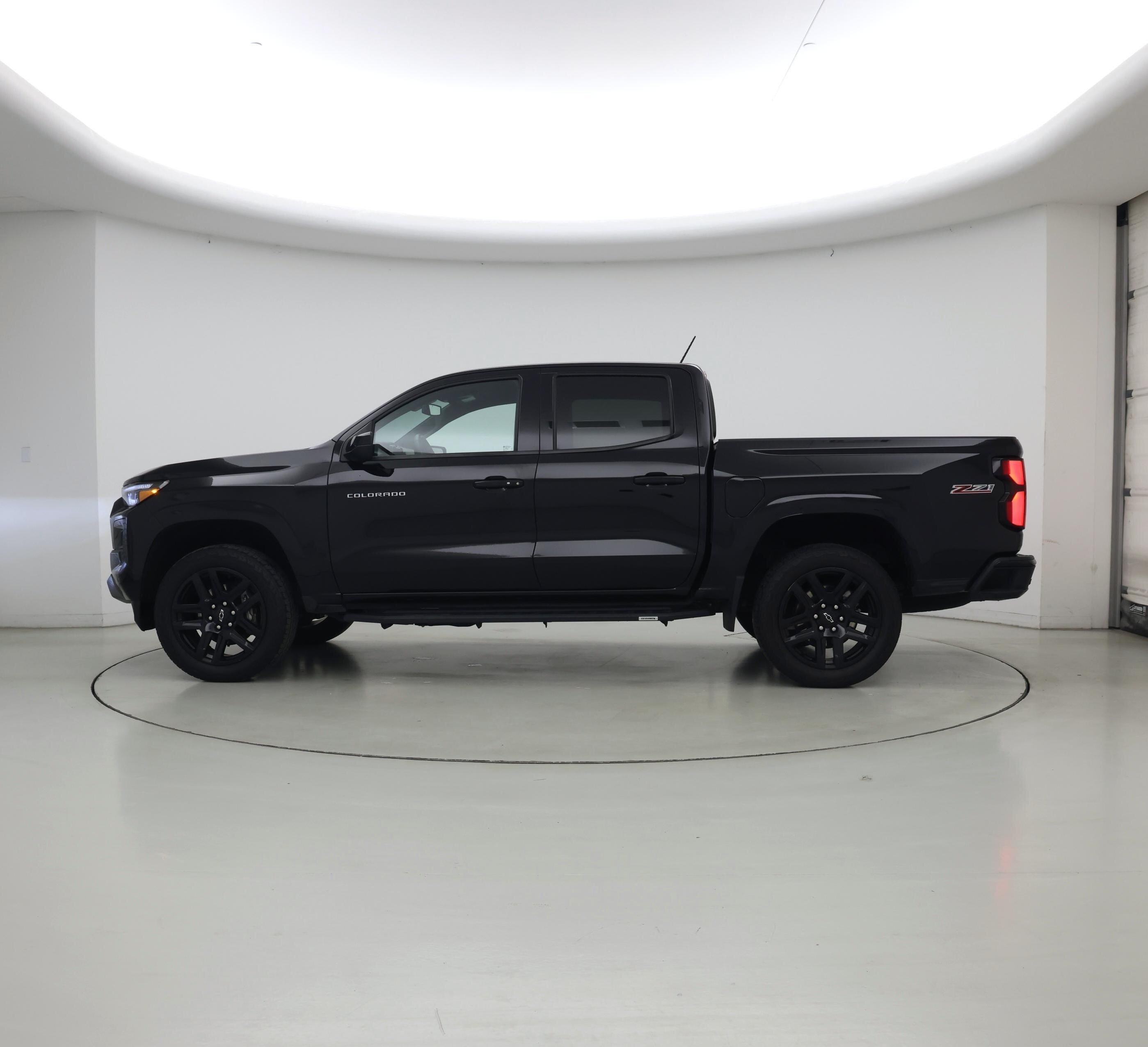 Thumbnail: 2024 Chevrolet Colorado - 3
