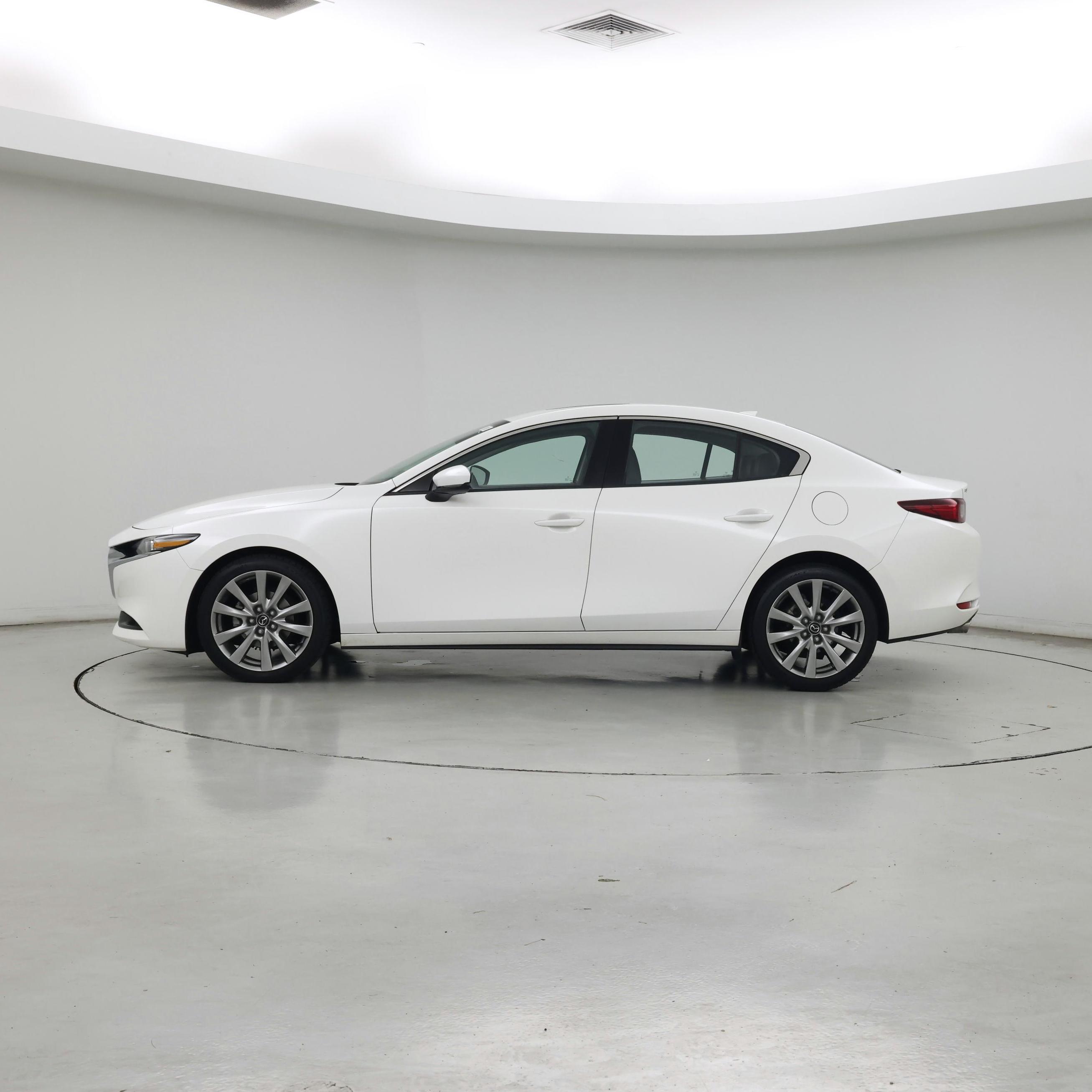Thumbnail: 2022 Mazda Mazda3 - 3