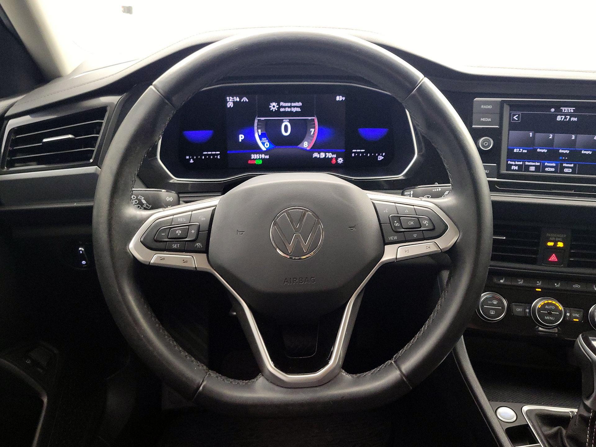 Thumbnail: 2023 Volkswagen Jetta - 10