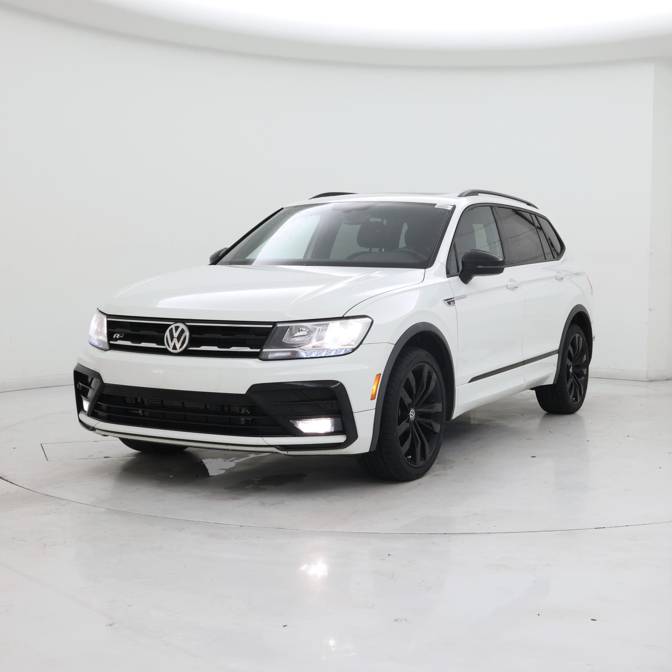 Thumbnail: 2021 Volkswagen Tiguan - 4