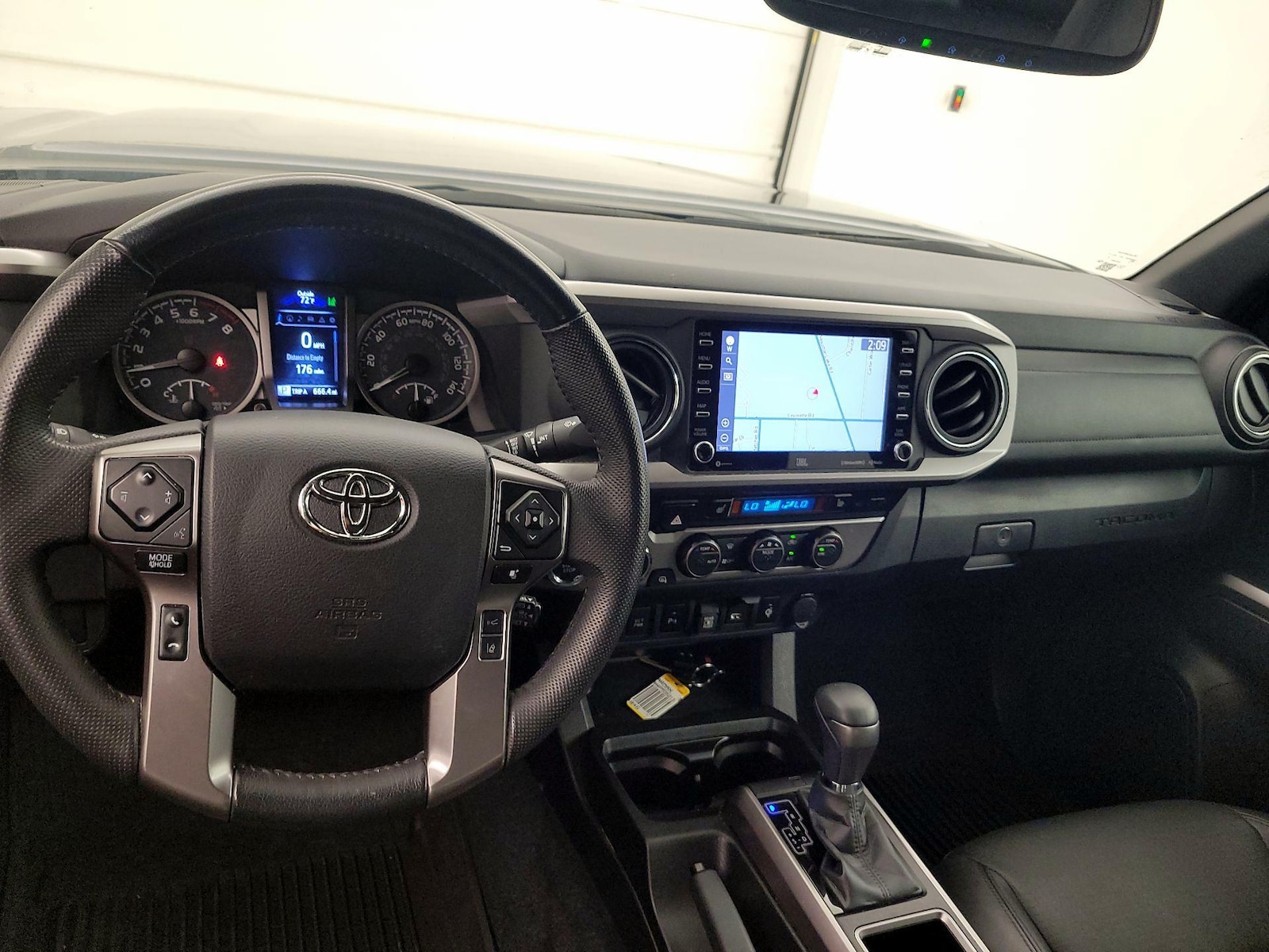 2023 Toyota Tacoma Limited - Photo 10