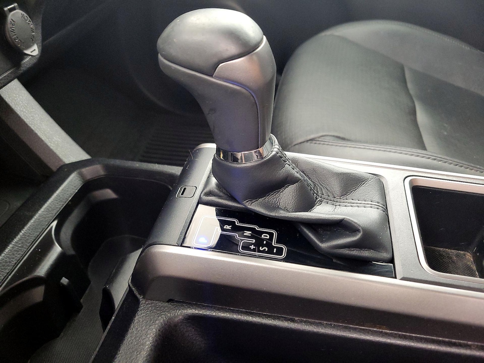 2023 Toyota Tacoma Limited - Photo 19