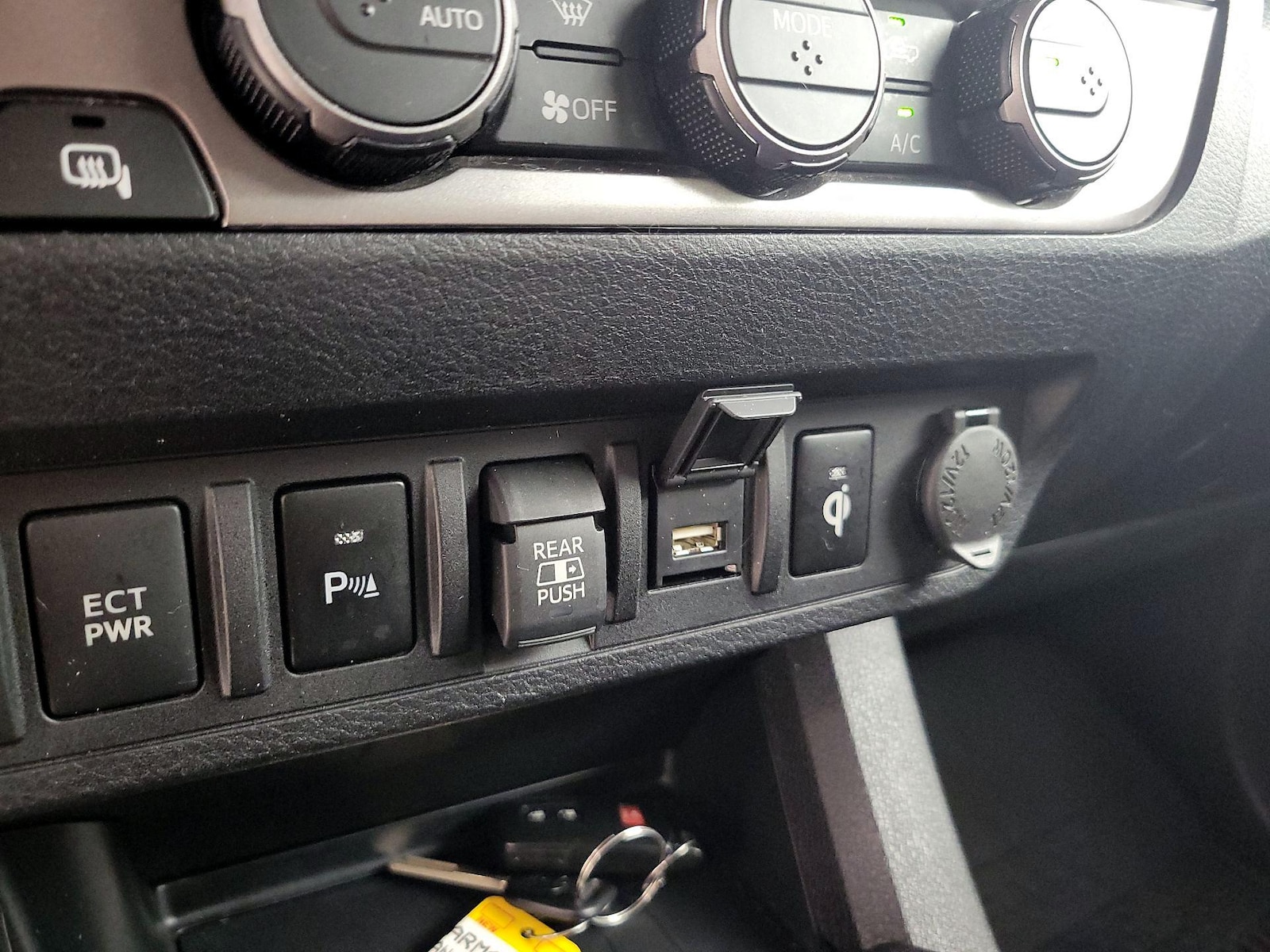 2023 Toyota Tacoma Limited - Photo 20
