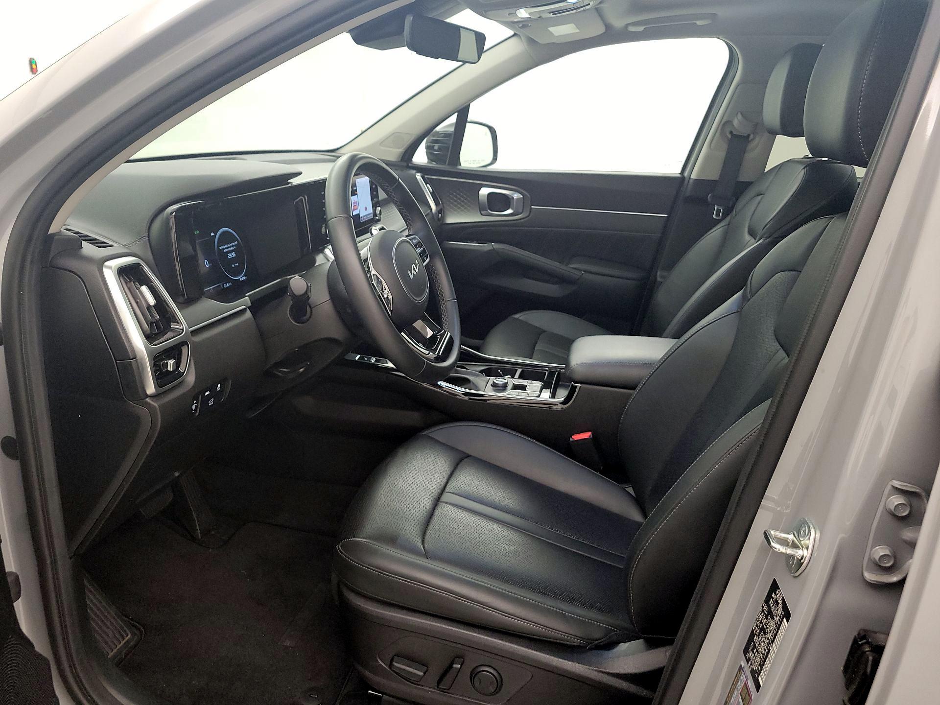 Thumbnail: 2023 Kia Sorento - 11