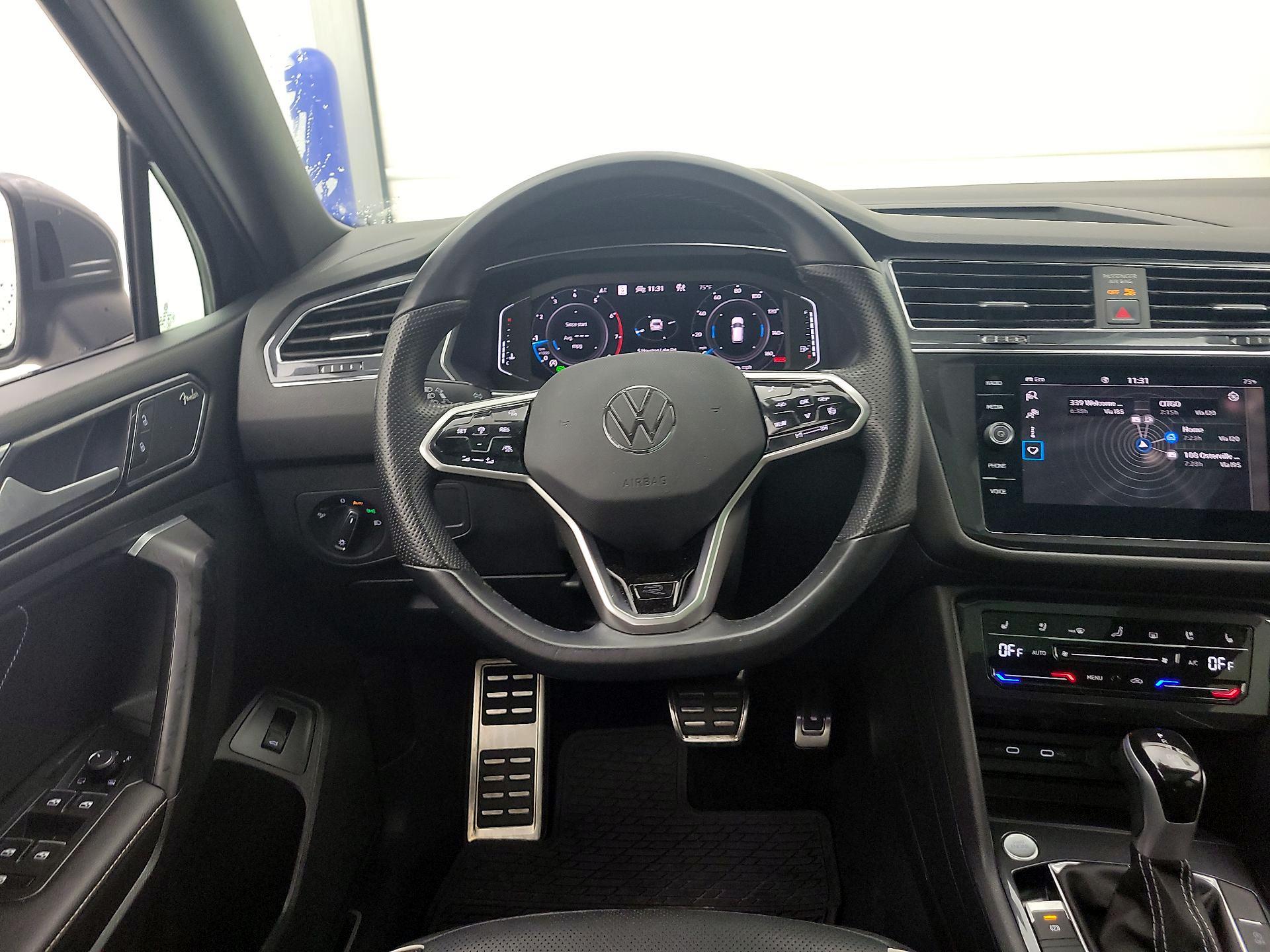 Thumbnail: 2023 Volkswagen Tiguan - 10