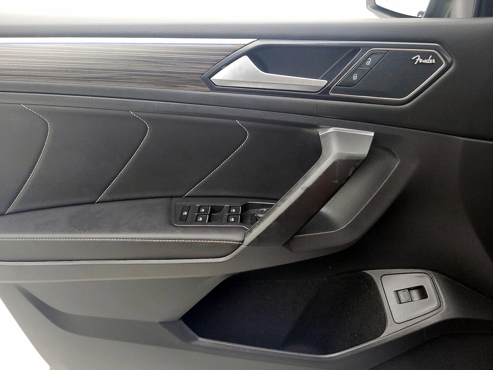 Thumbnail: 2023 Volkswagen Tiguan - 12