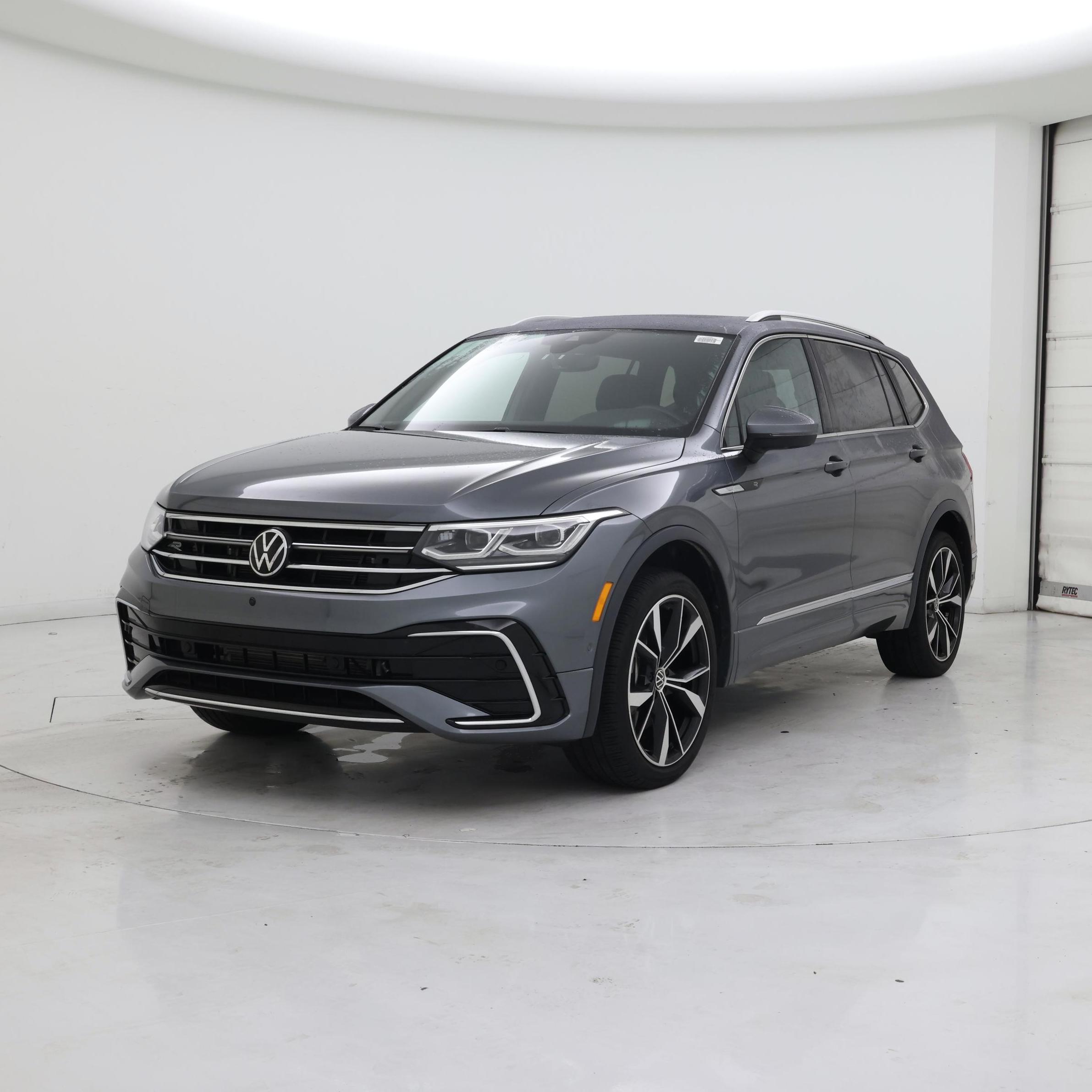 Thumbnail: 2023 Volkswagen Tiguan - 4