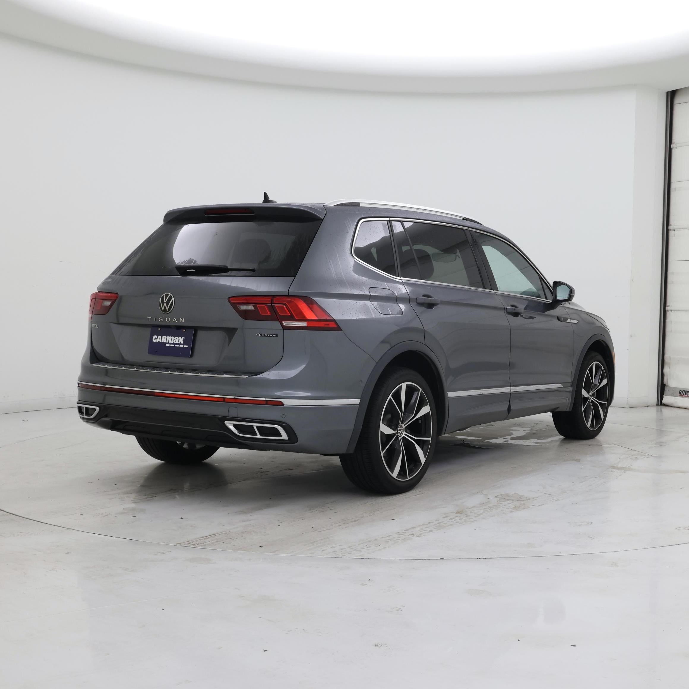 Thumbnail: 2023 Volkswagen Tiguan - 8