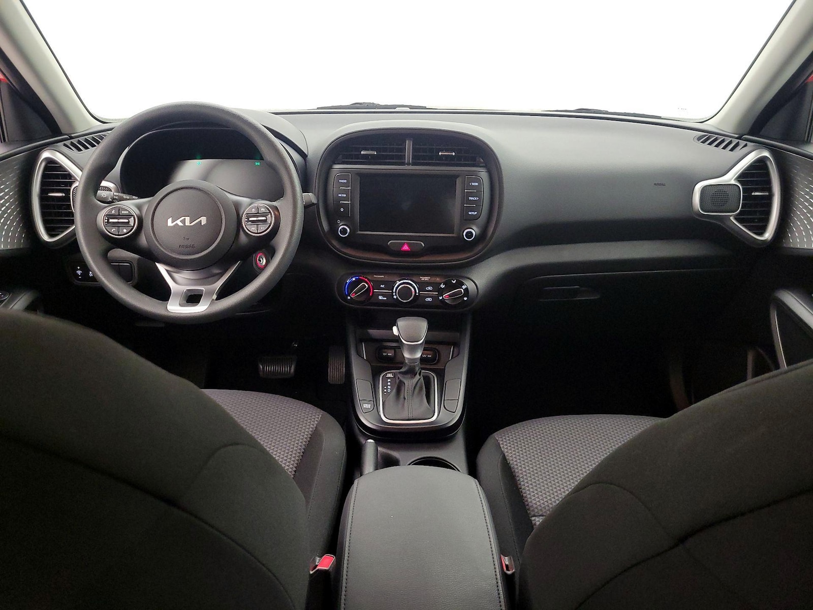 2025 Kia Soul LX - Photo 10