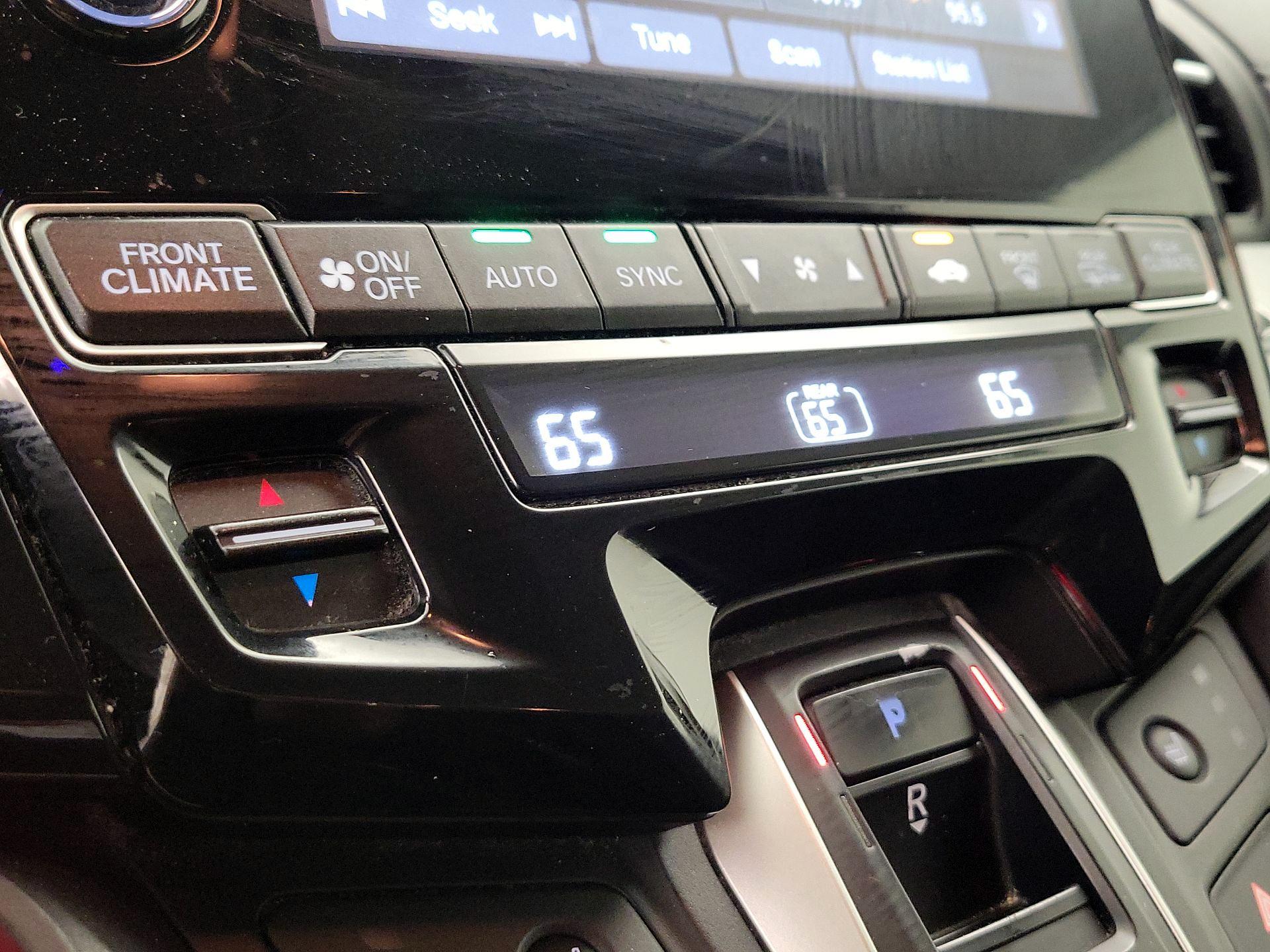 Thumbnail: 2018 Honda Odyssey - 16