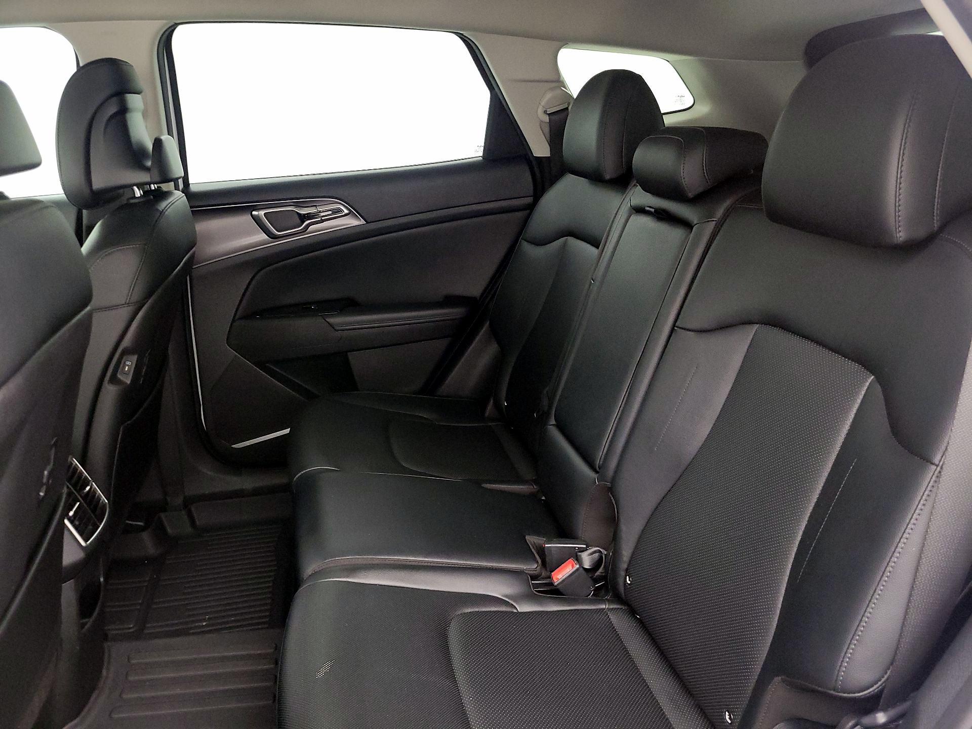 Thumbnail: 2023 Kia Sportage - 20