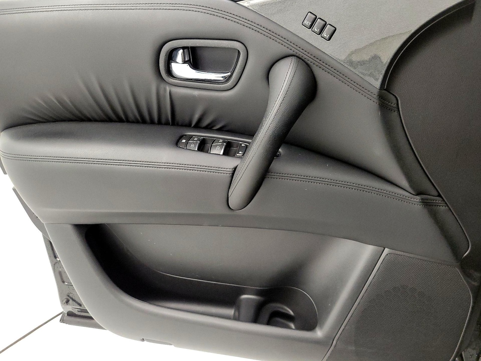 2023 Nissan Armada SL - Photo 13