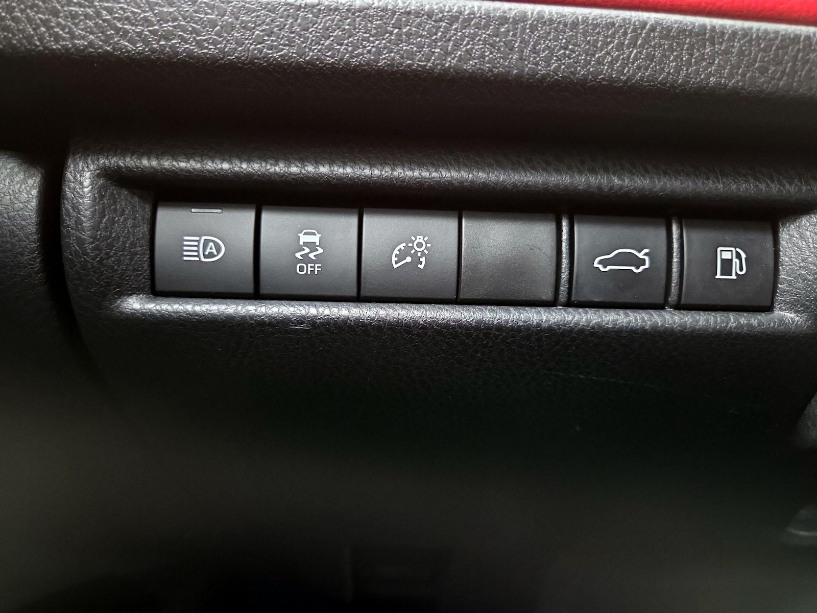 2025 Toyota Camry XSE - Photo 14