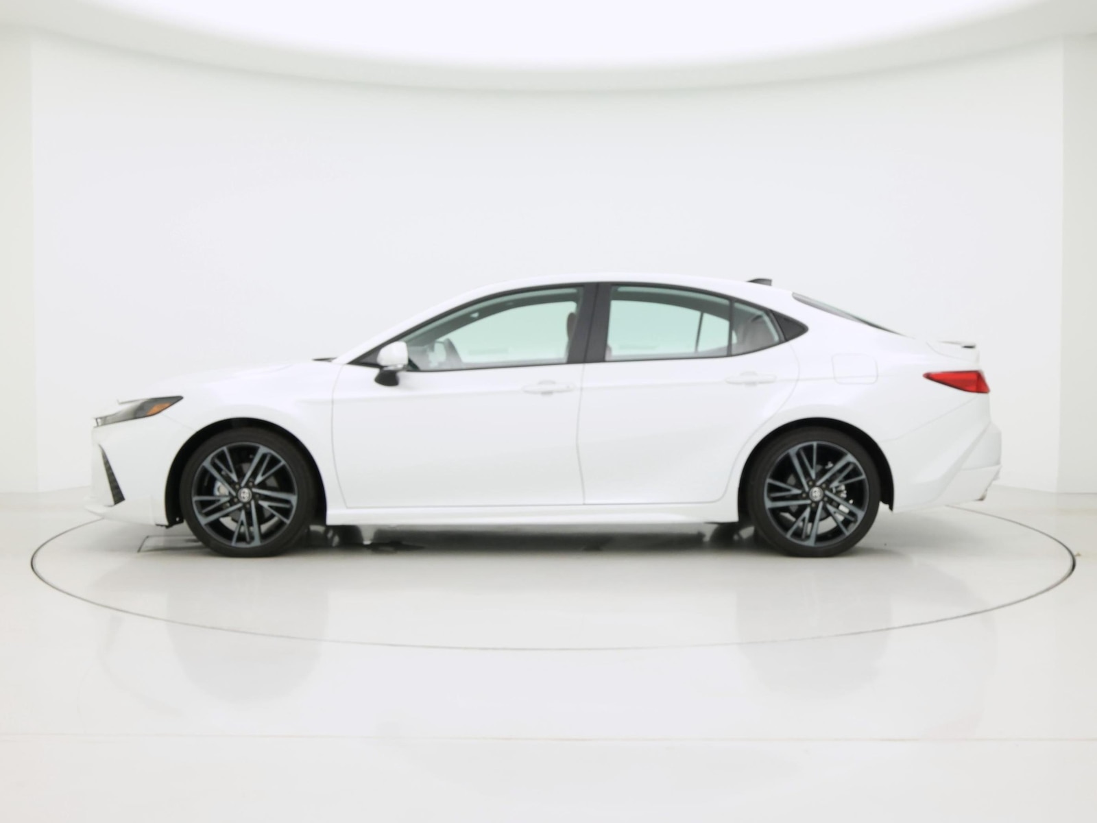 2025 Toyota Camry XSE - Photo 4