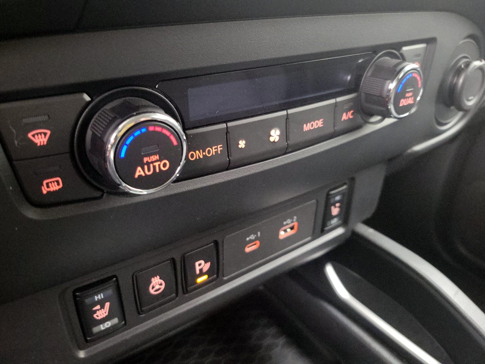 2022 Nissan Frontier SV - Photo 17