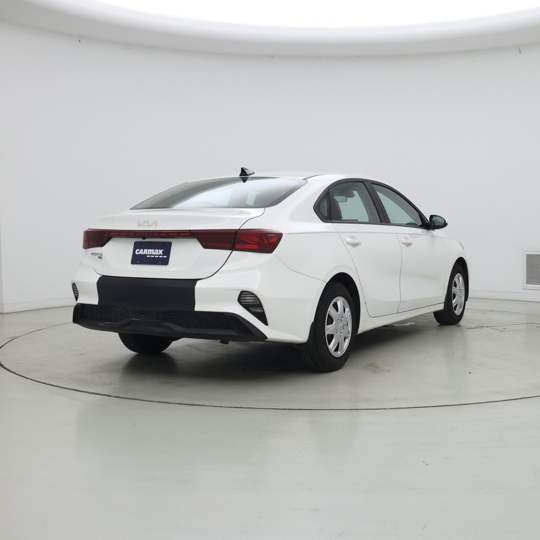Thumbnail: 2024 Kia Forte - 8