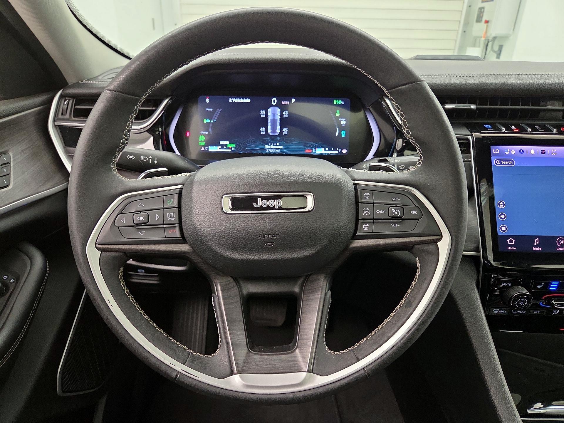 Thumbnail: 2023 Jeep Grand Cherokee - 10