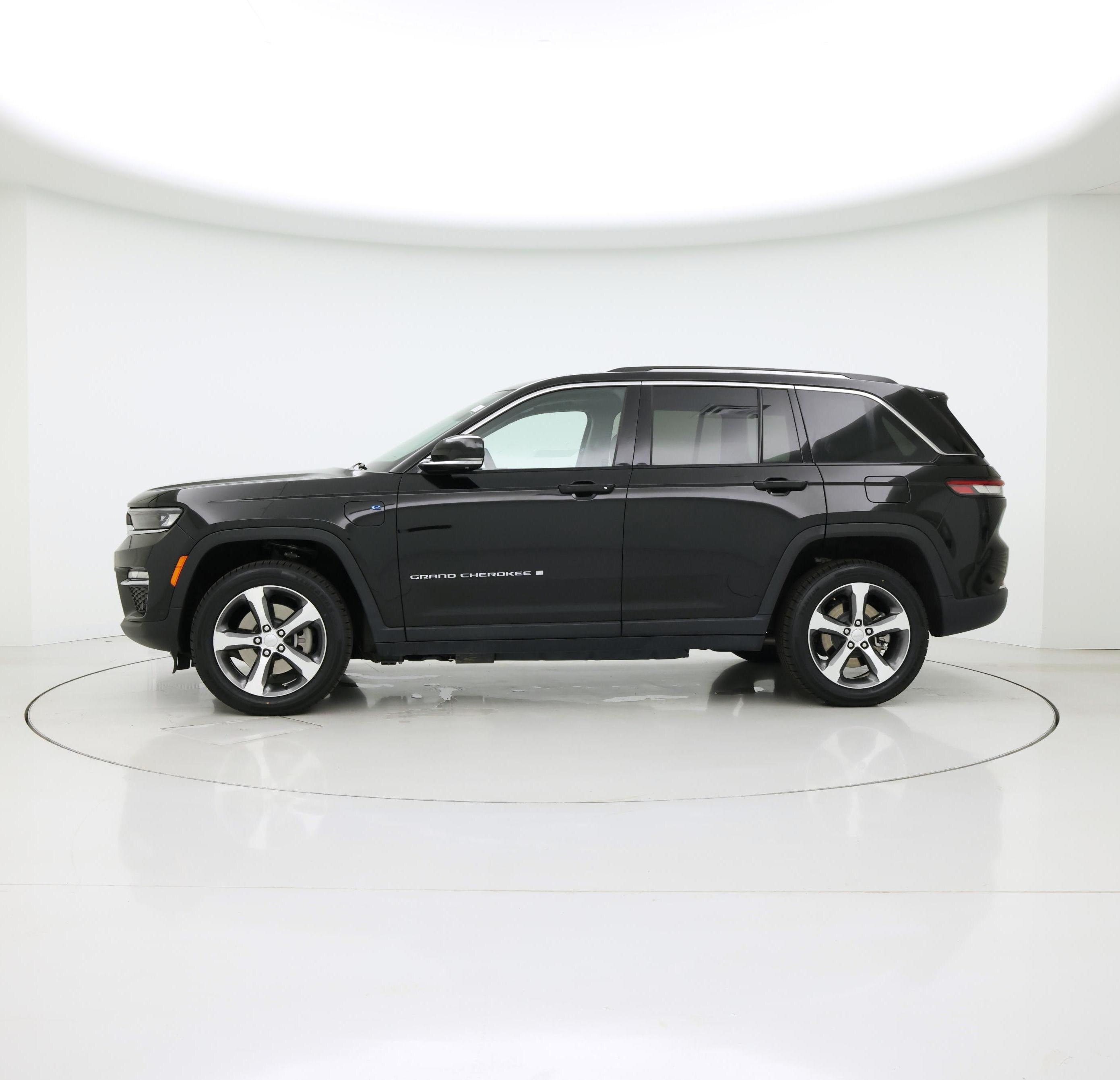 Thumbnail: 2023 Jeep Grand Cherokee - 3