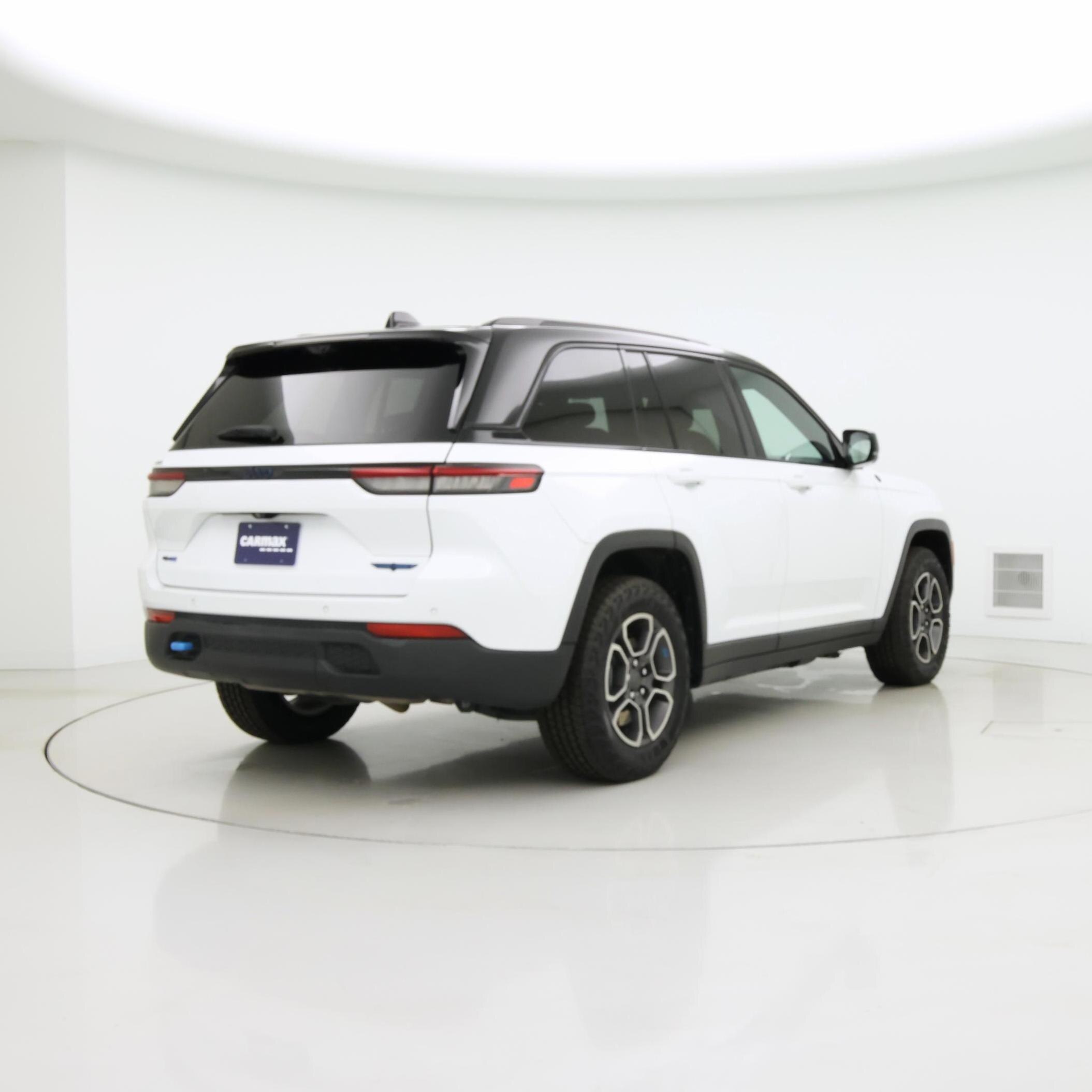 Thumbnail: 2022 Jeep Grand Cherokee - 8
