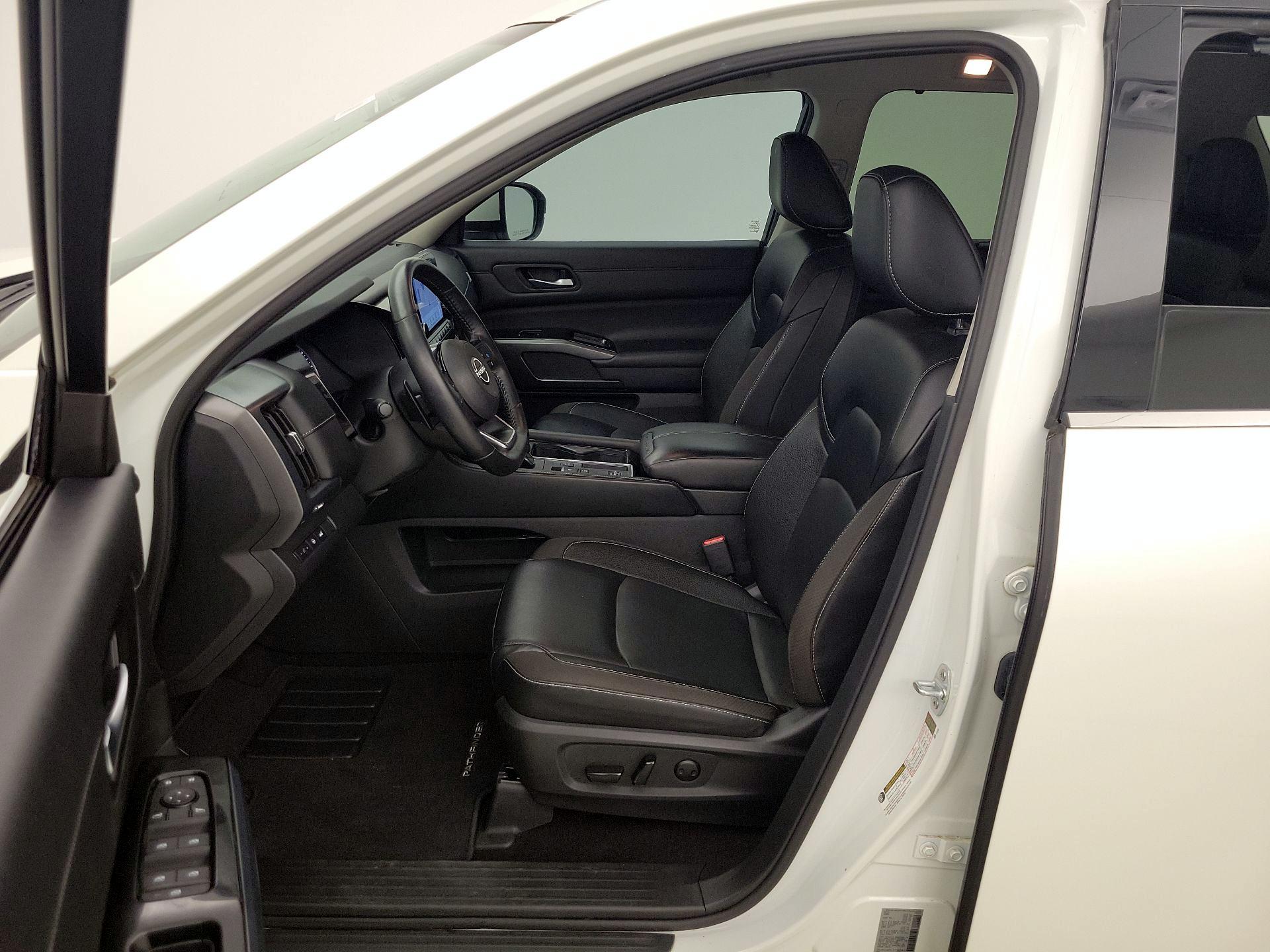 Thumbnail: 2023 Nissan Pathfinder - 11