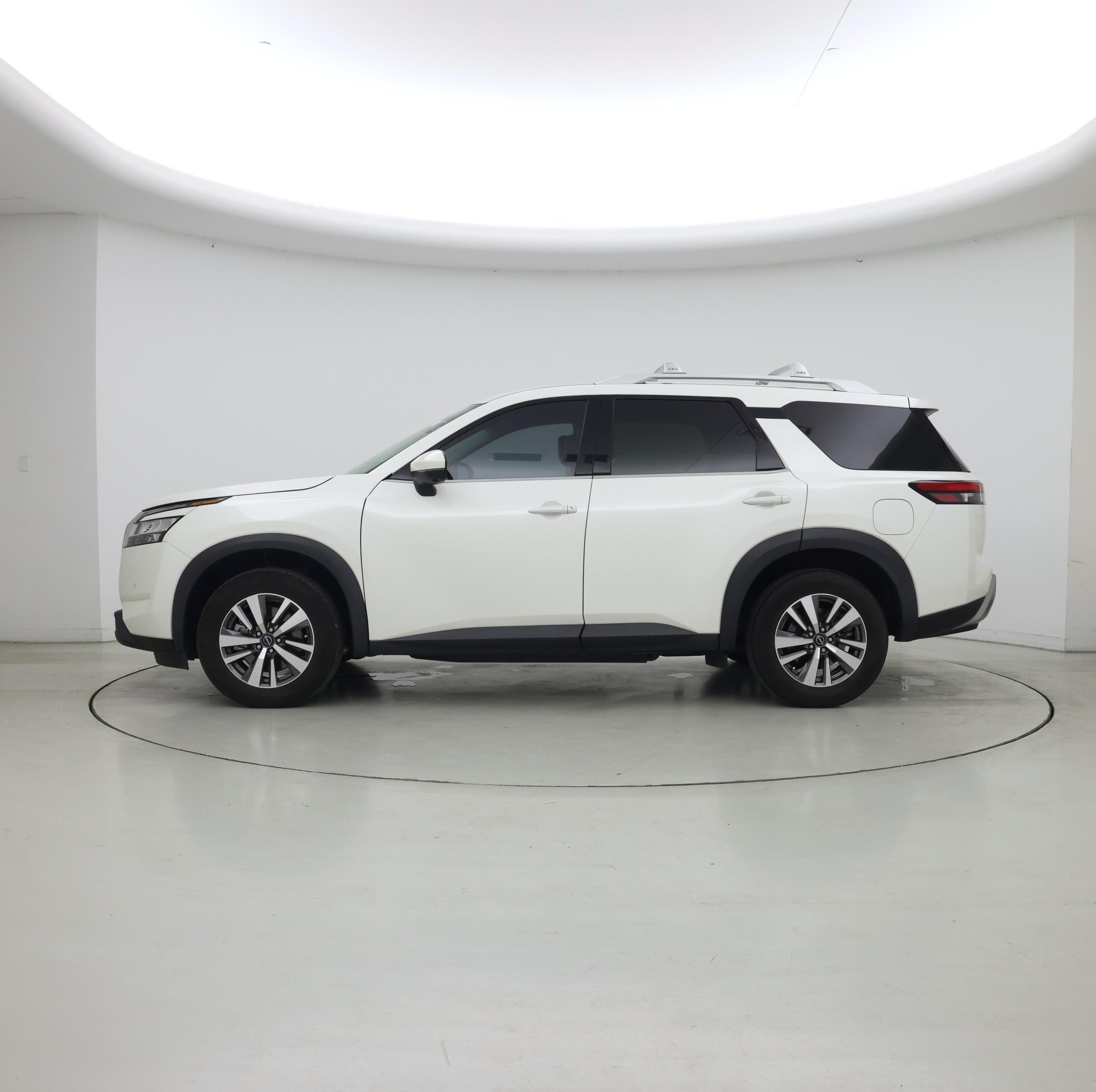 Thumbnail: 2023 Nissan Pathfinder - 3