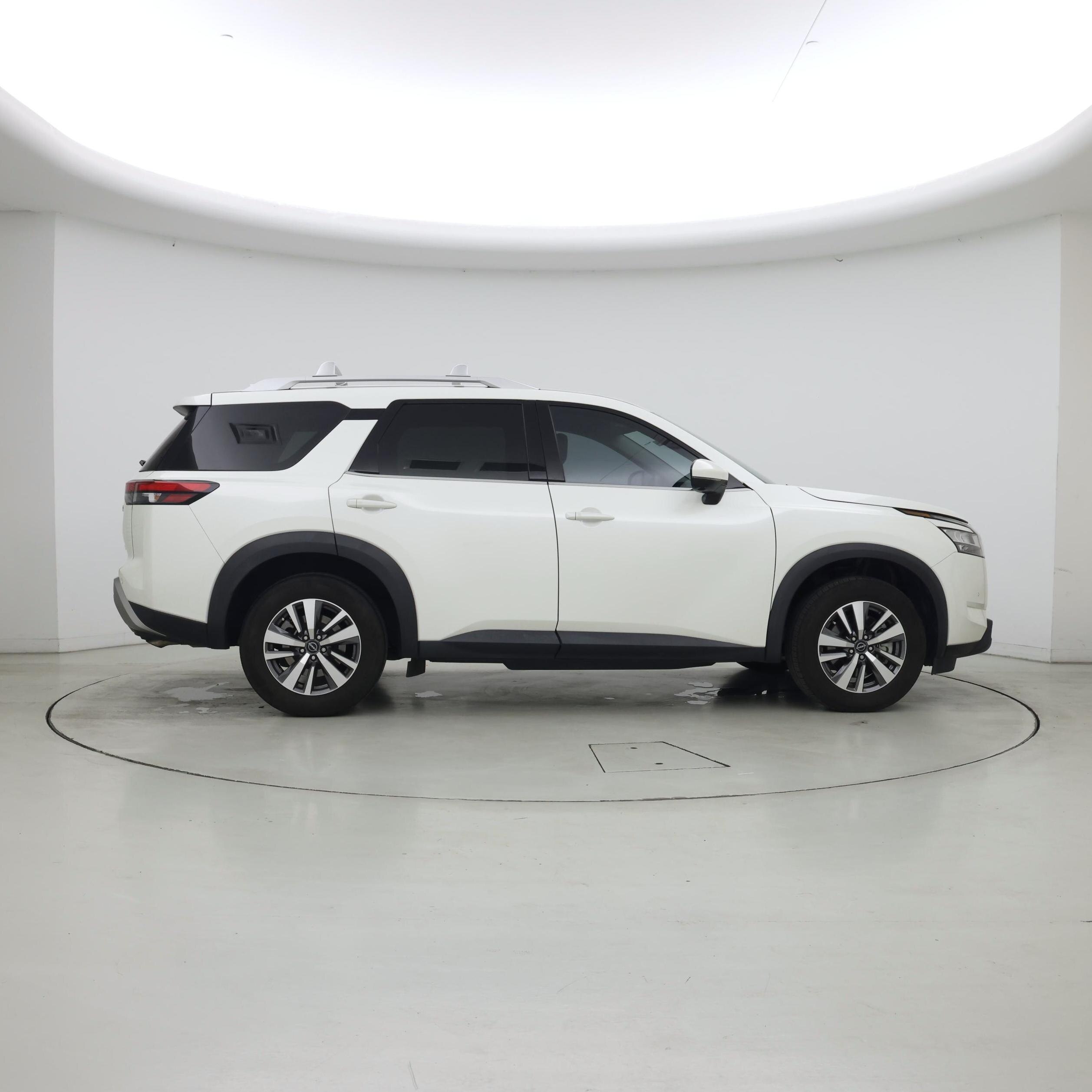 Thumbnail: 2023 Nissan Pathfinder - 7
