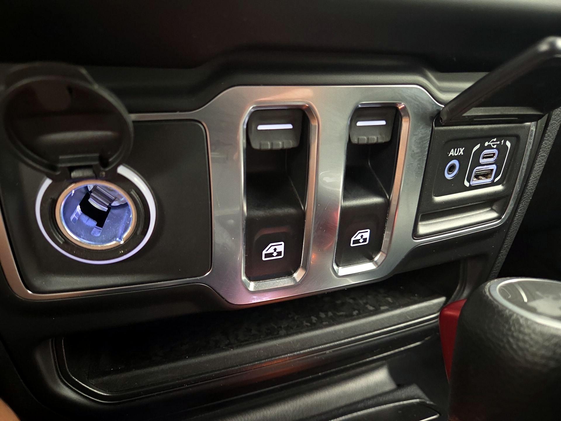 Thumbnail: 2021 Jeep Wrangler - 18