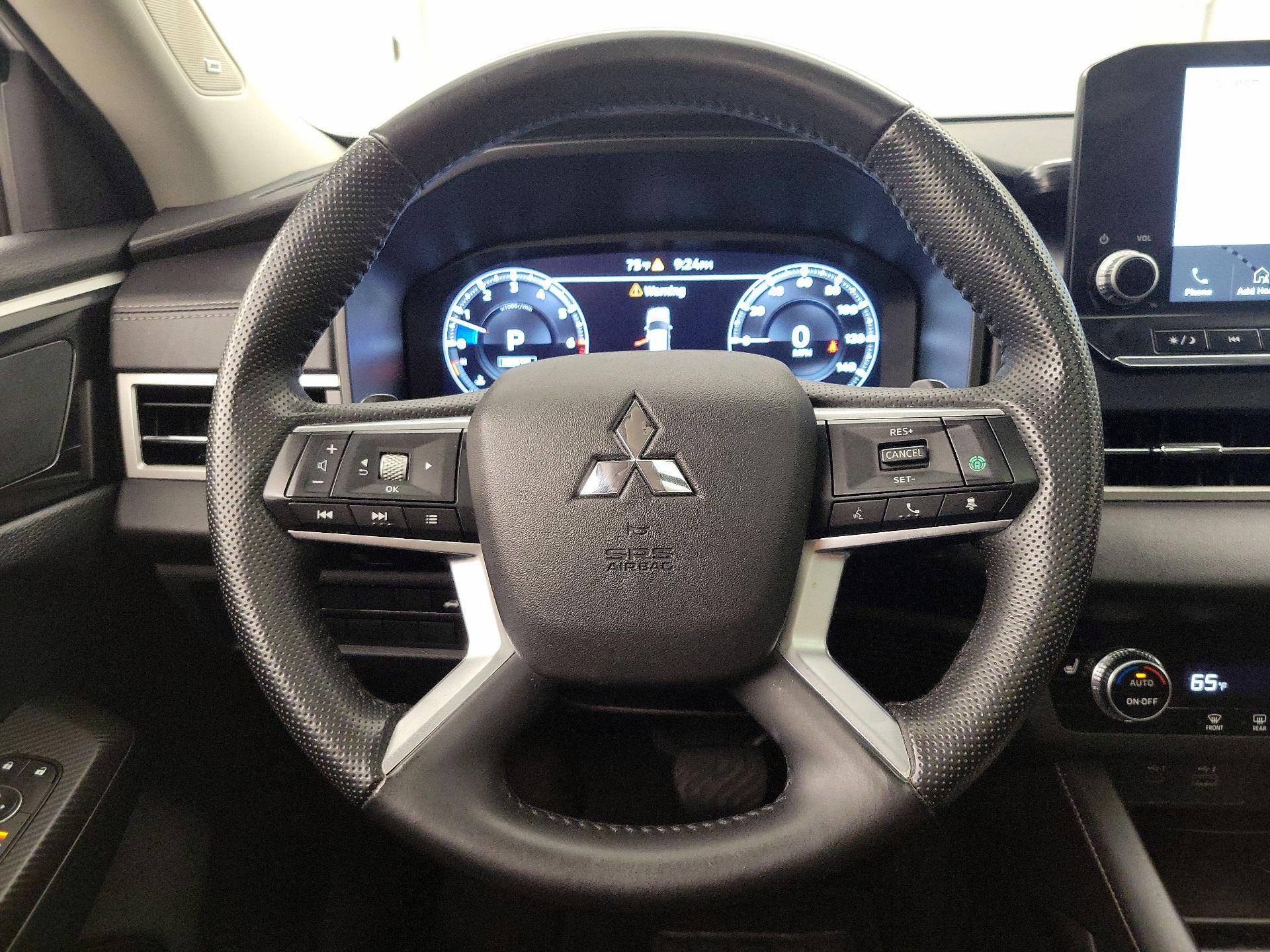 Thumbnail: 2024 Mitsubishi Outlander - 10
